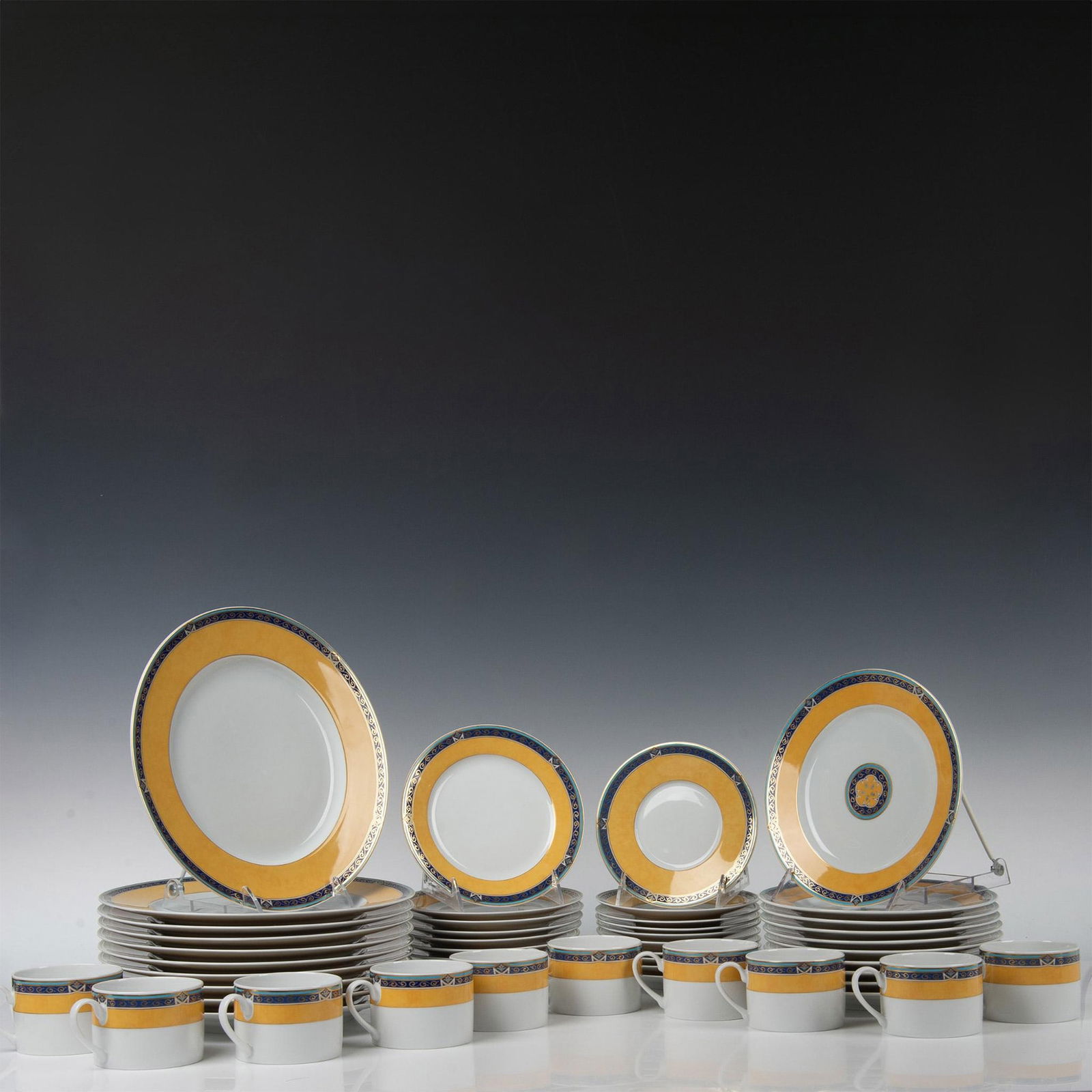 50pc Rosenthal Classic Renaissance Serena Plates (1 of 13)