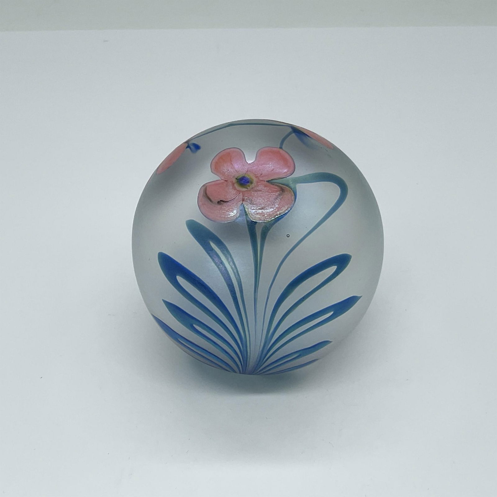 Vandermark Floral Paperweight (1 of 3)