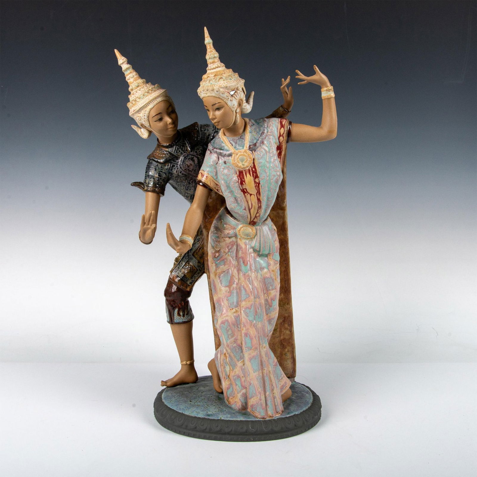 Lladro Porcelain Figurine, Thailandia 1012058 (1 of 5)