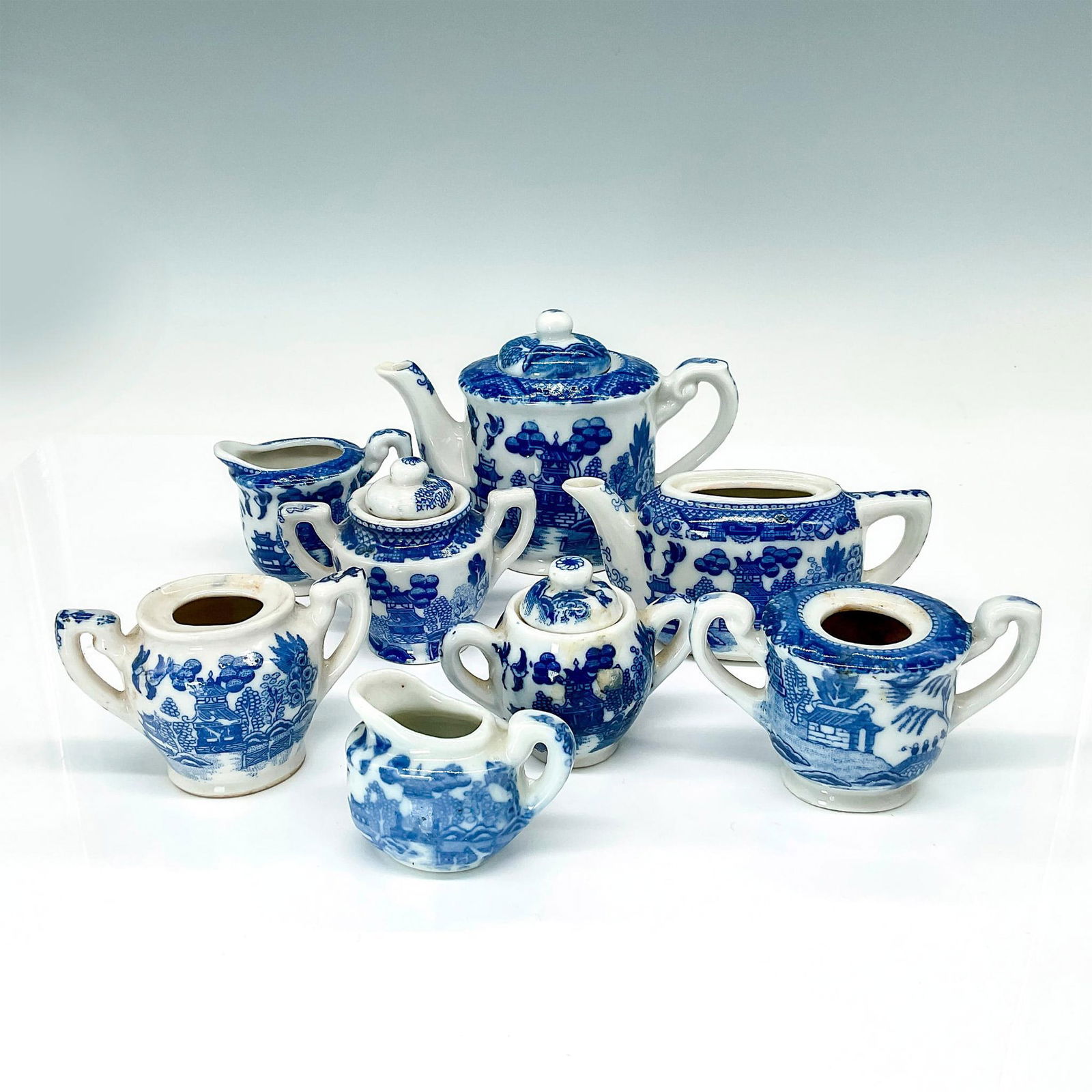 8pc Blue Willow Child's Tea Set Tea Pots and Serving Pieces (1 of 3)