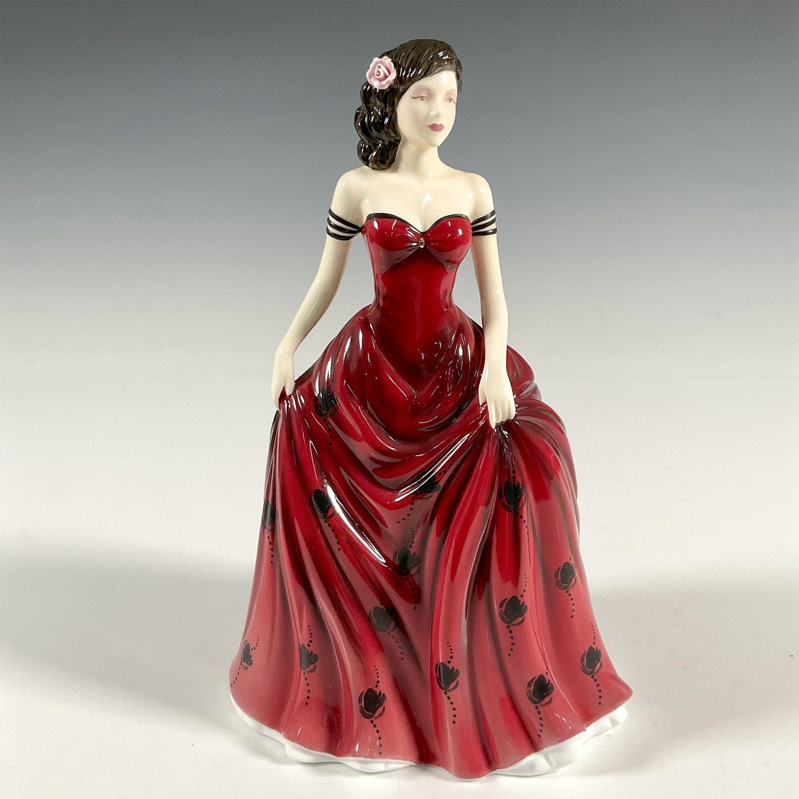 Jennifer - HN4912 - Royal Doulton Figurine: Artist: C. Jackson Issued: 2006 Dimensions: 8.5"H Manufacturer: Royal Doulton Country of Origin: England