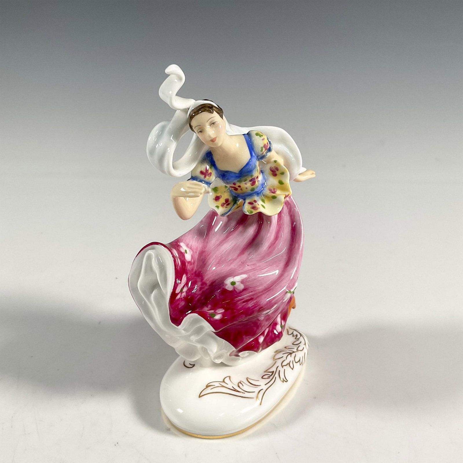Columbine HN5654 - Royal Doulton Figurine: Artist: Leslie Harradine Issued: 2013 Dimensions: 4.5"H Edition Size: 2500 Manufacturer: Royal Doulton Country of Origin: England