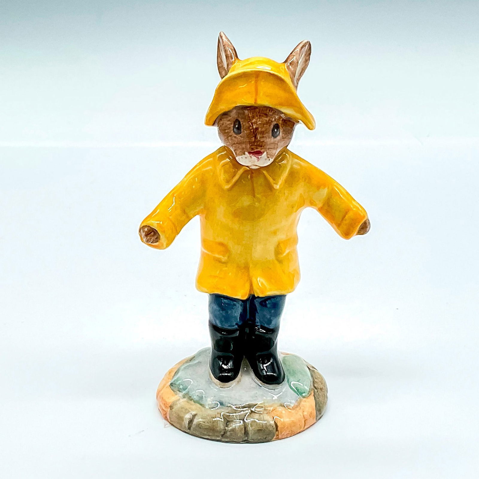 Rainy Day DB147 - Royal Doulton Bunnykins (1 of 4)