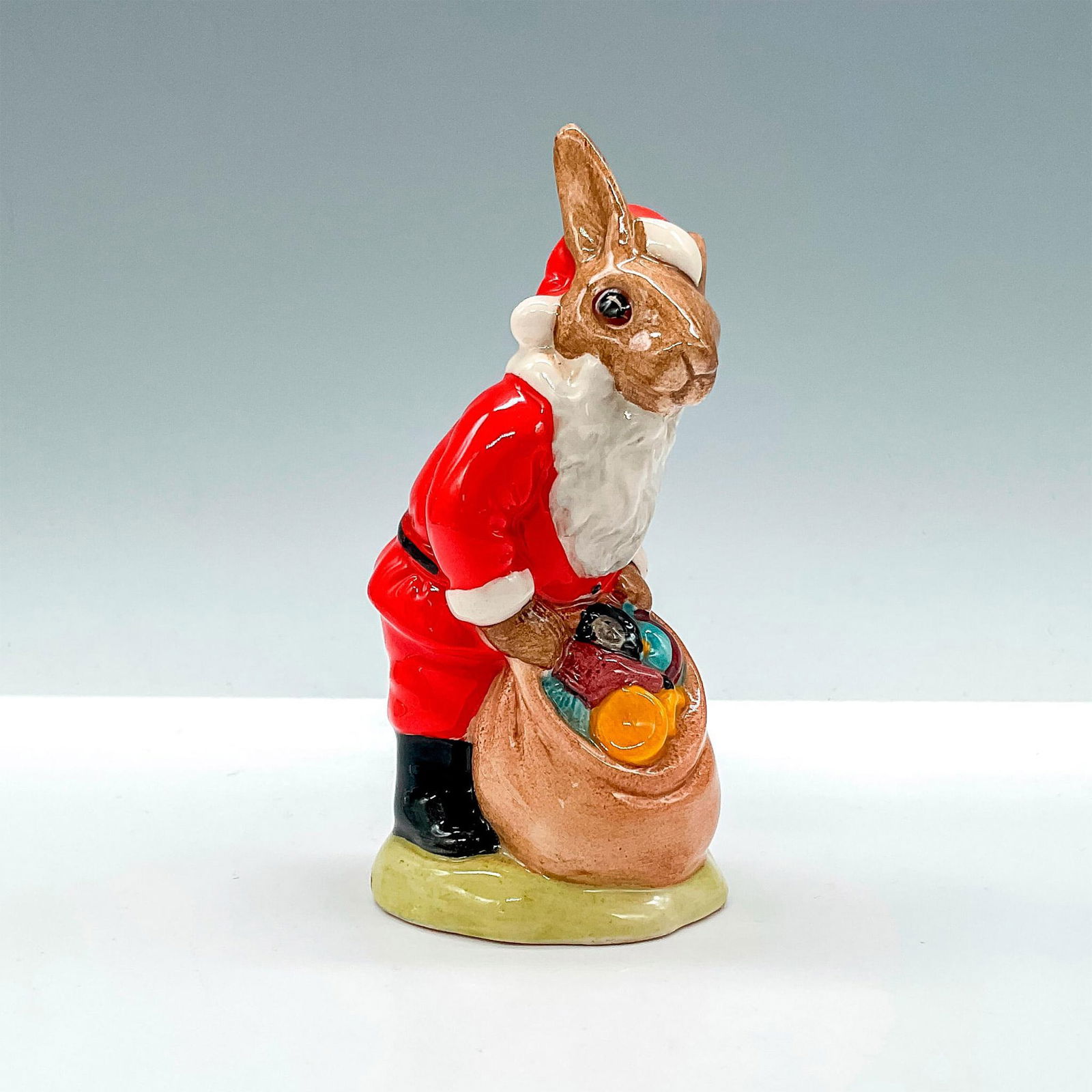 Santa Claus DB17 - Royal Doulton Bunnykins (1 of 3)