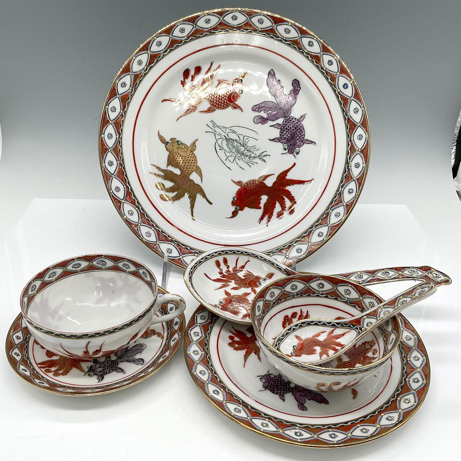 7pc Y.T. Japanese Porcelain Ware, Famille Rose Goldfish (1 of 3)