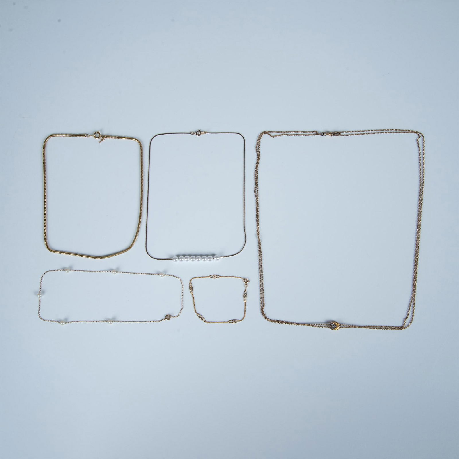 5pc Assorted Gold Tone Necklaces and Bracelet (1 of 9)