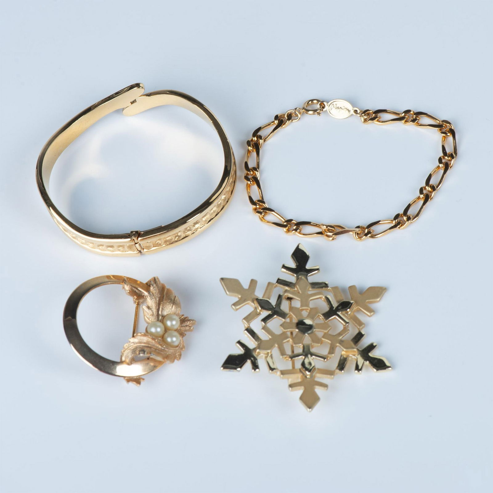 4pc Gold Tone Bracelets and Brooches (1 of 7)