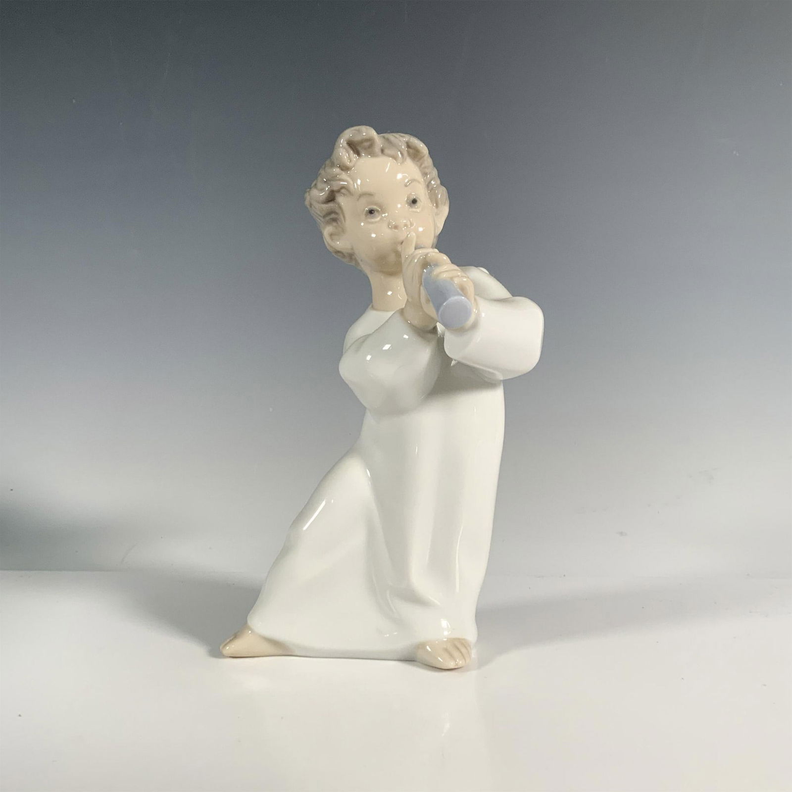 Angel With Flute 1004540 - Lladro Porcelain Figurine (1 of 4)