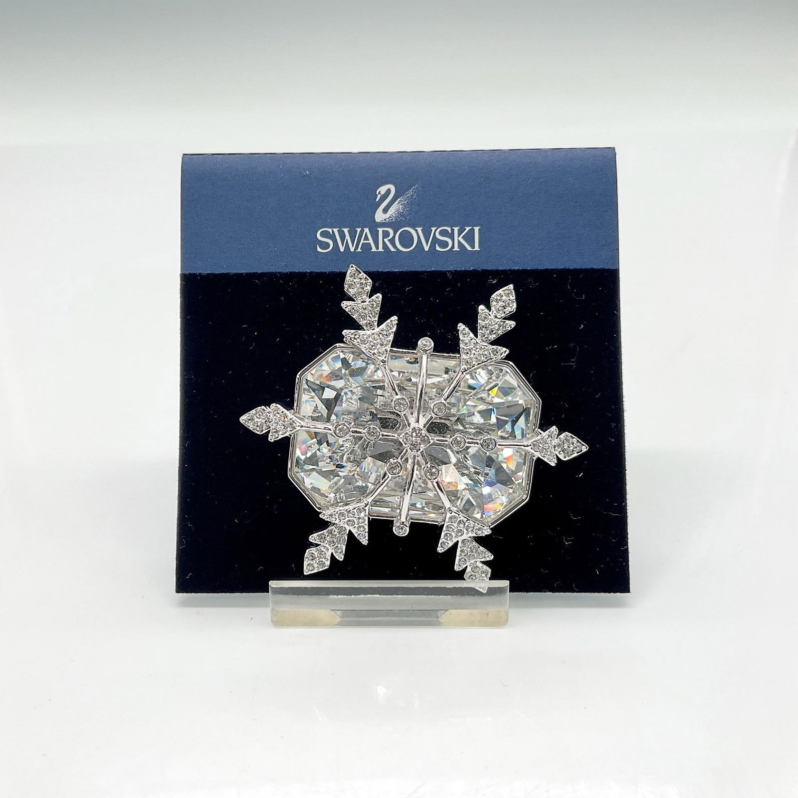 Swarovski Crystal Brooch, Christmas Snowflake (1 of 3)