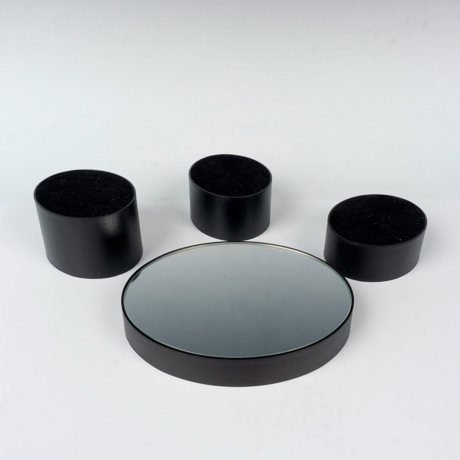 Swarovski Display Stands, Tigger Paw Print 912639 (1 of 3)