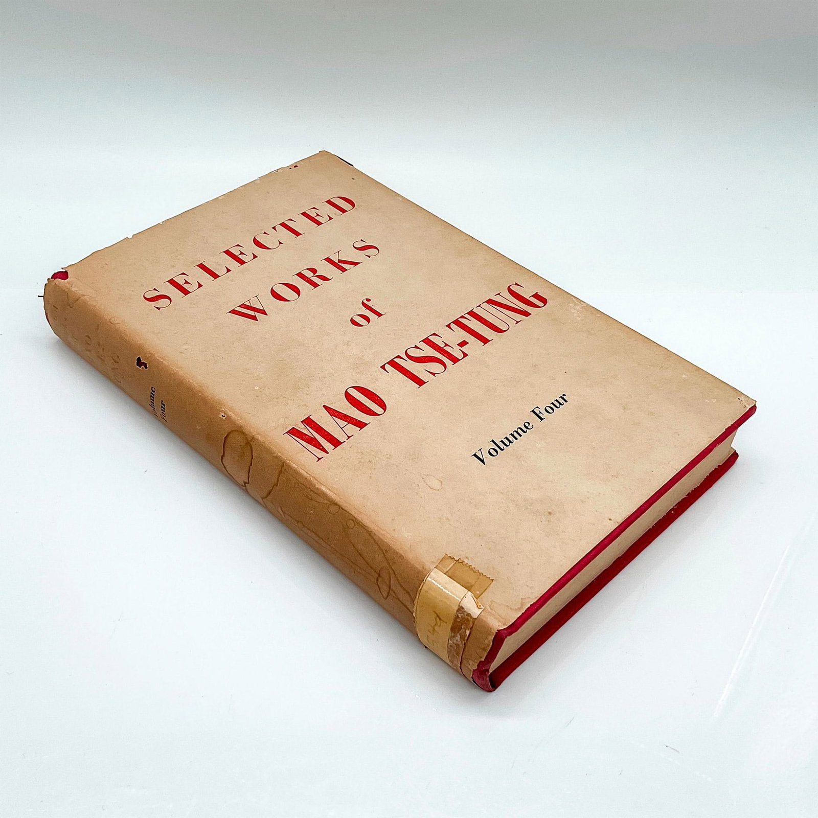 Selected Works of Mao Tse-Tung Vol.4 Hardcover Book: A Chinese historical account from Chairman Mao, the found of the People's Republic of China. Chapters on the War of Resistance against Japanese from 1941 to the defeat of Japan in 1945. Artist: Mao Ze