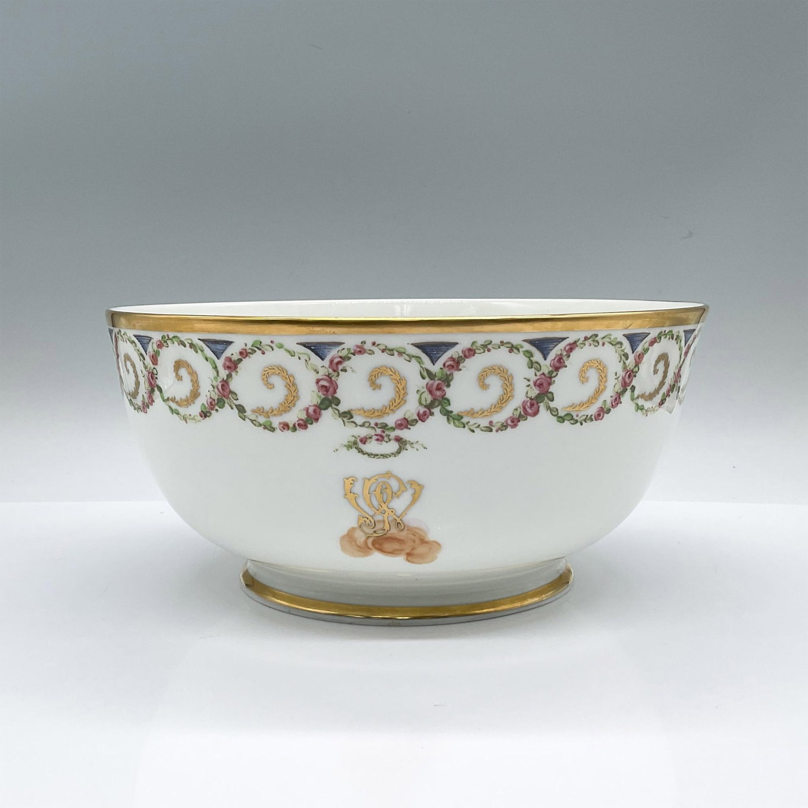 Lenox for Smithsonian Institution Porcelain Bowl: General Washington Monogram Bowl, a reproduction of a 1782 French porcelain bowl from the Smithsonian Institution's Collection. Lenox marked. Issued: 1982 Dimensions: 8.25"W x 4"H Manufacturer: Lenox 