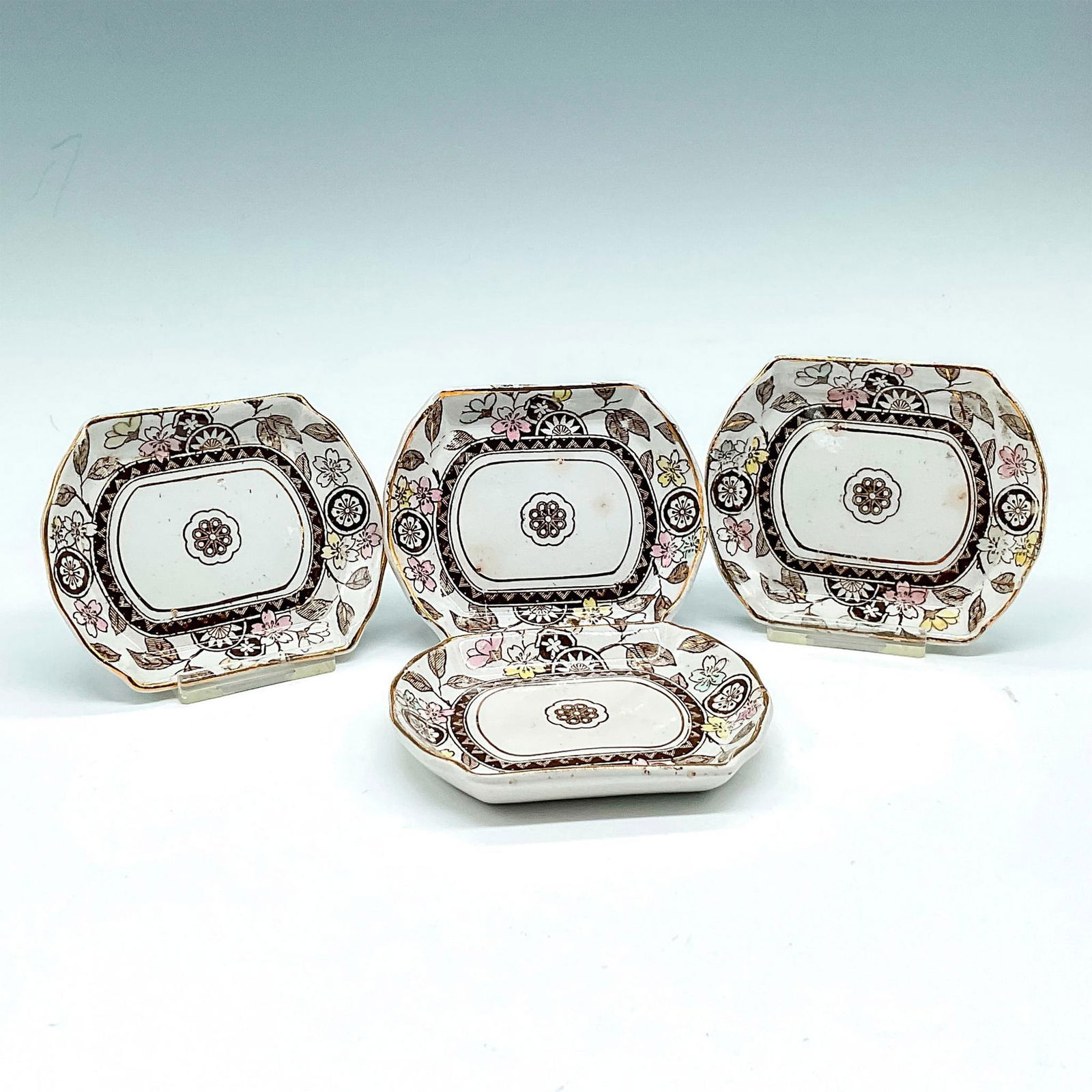 4pc Vintage Pottery Nut Dishes (1 of 2)