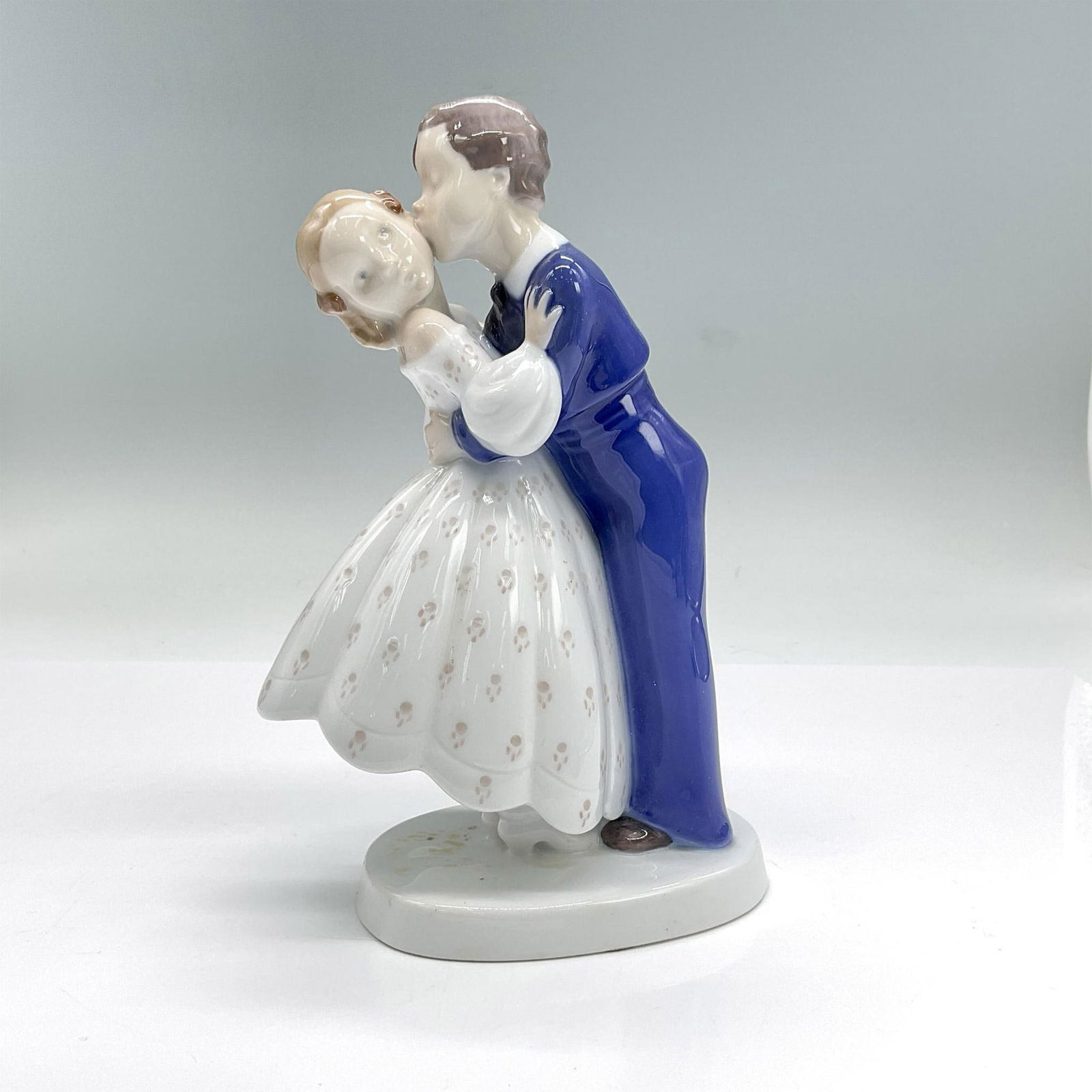 Bing & Grondahl Figurine, Youthful Boldness 2162 (1 of 3)