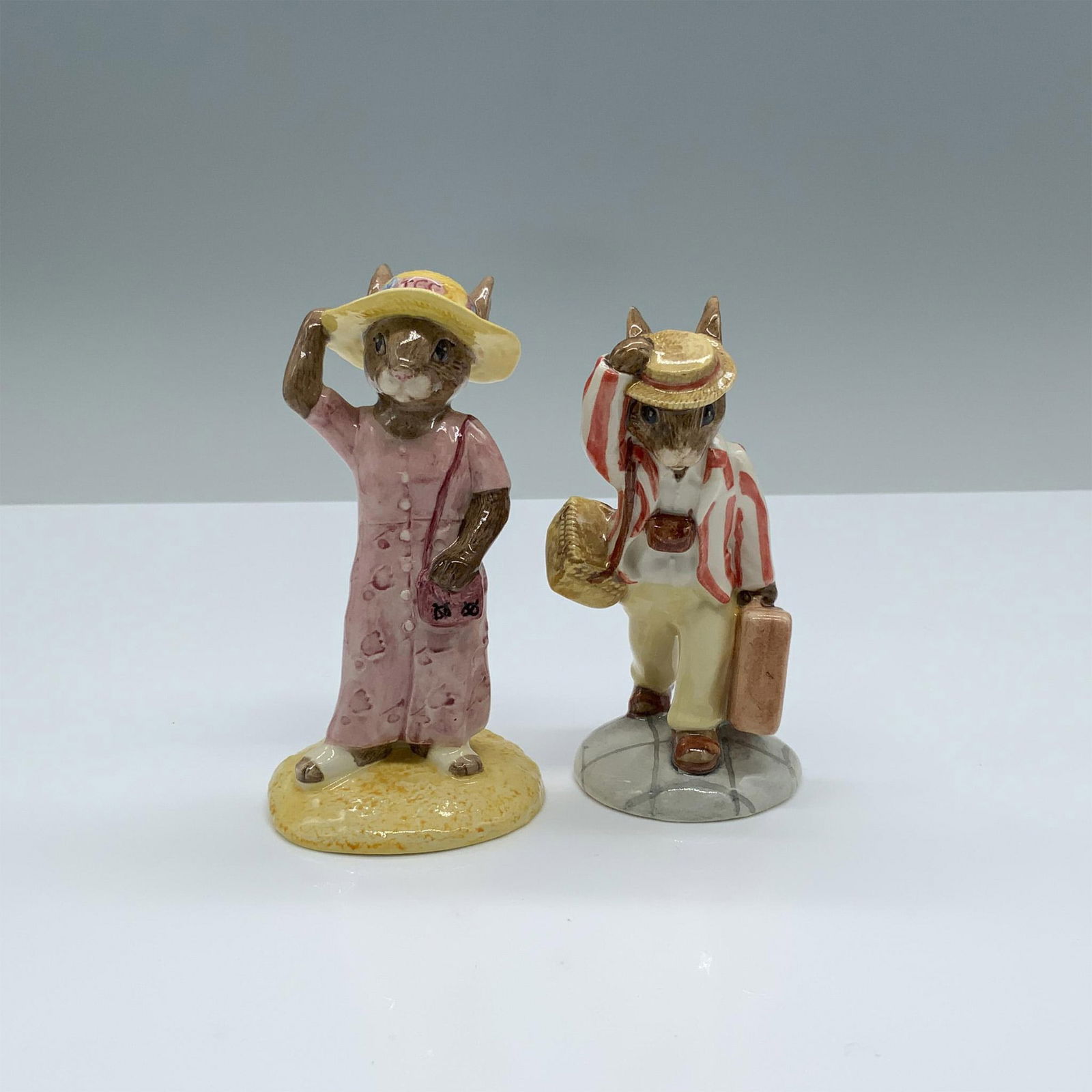 2pc Royal Doulton Bunnykins Figurines, Travelers DB215/154 (1 of 3)
