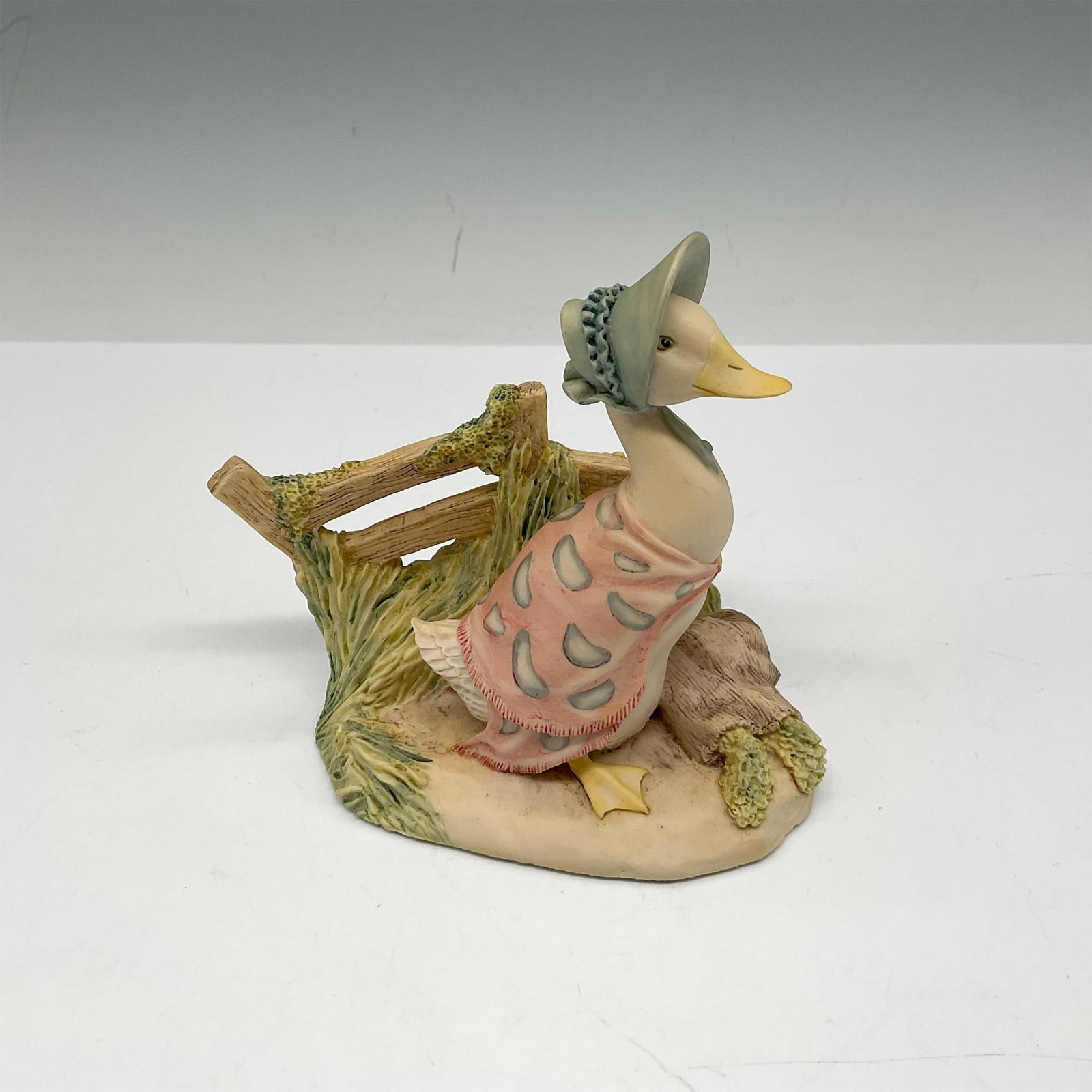 Vintage Beatrix Potter Figurine, Jemima Puddleduck Sets Off (1 of 3)