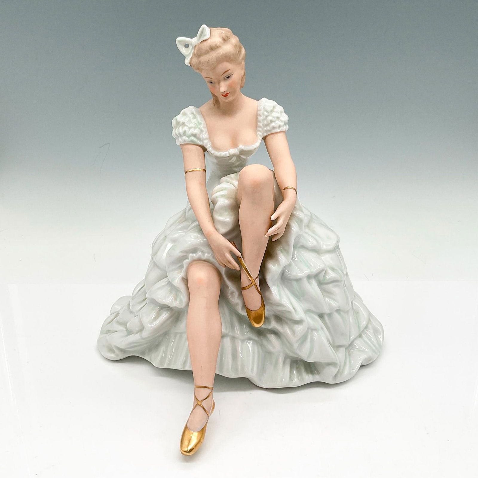 Vintage Wallendorf Porcelain Figurine, Ballerina (1 of 3)