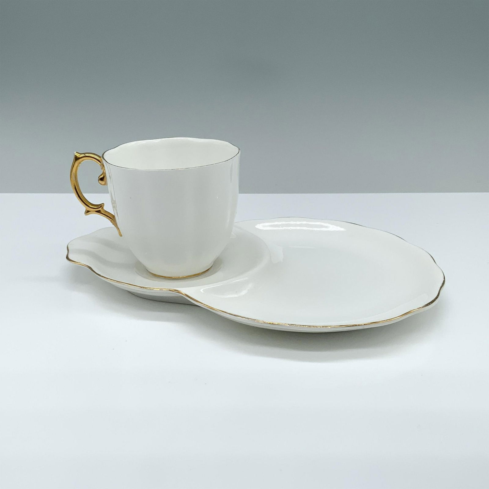 2pc Royal Albert Teacup and Luncheon Set (1 of 3)