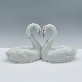 Endless Love 1006585 - Lladro Porcelain Figurine