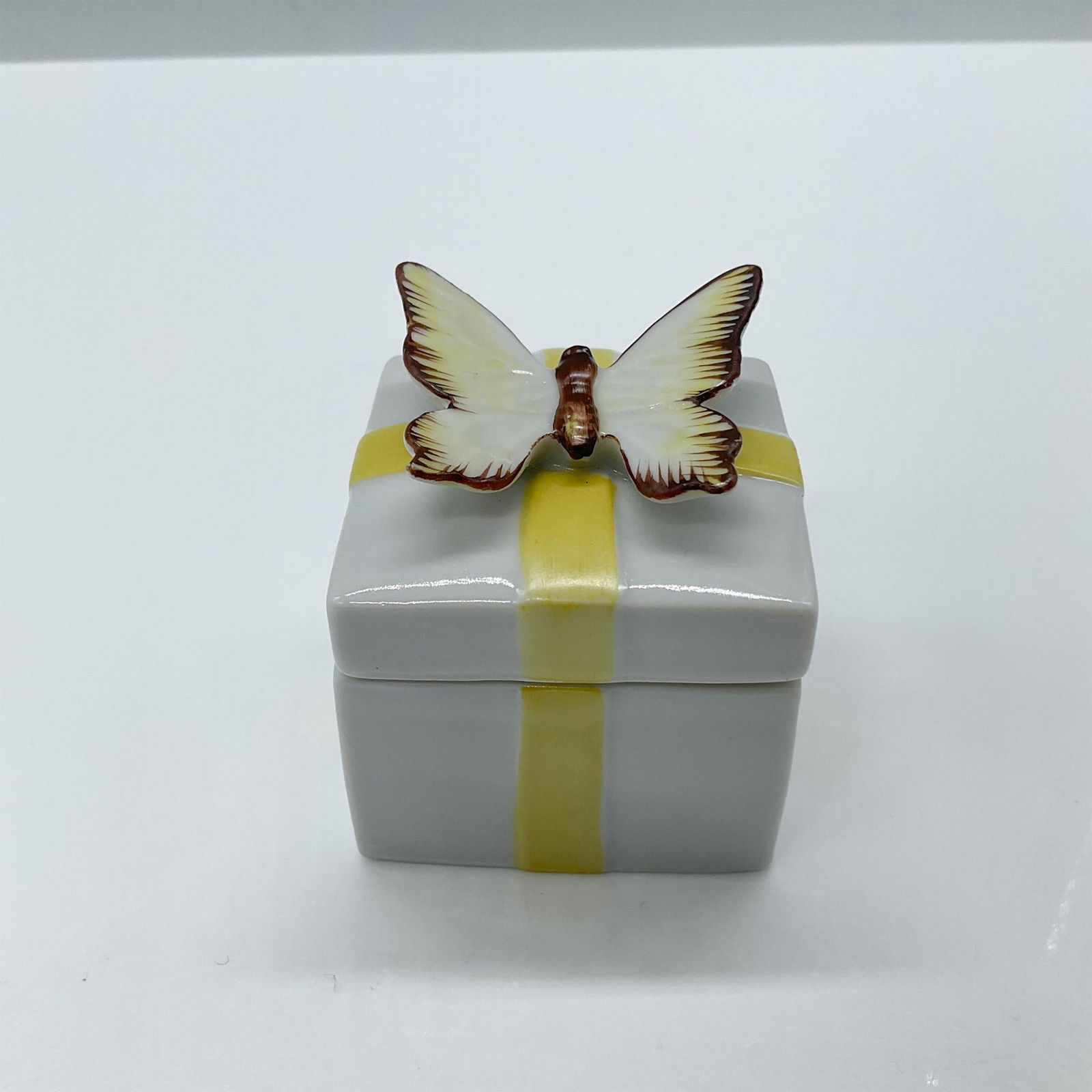 Shafford Lidded Treasure Box, Butterfly (1 of 3)
