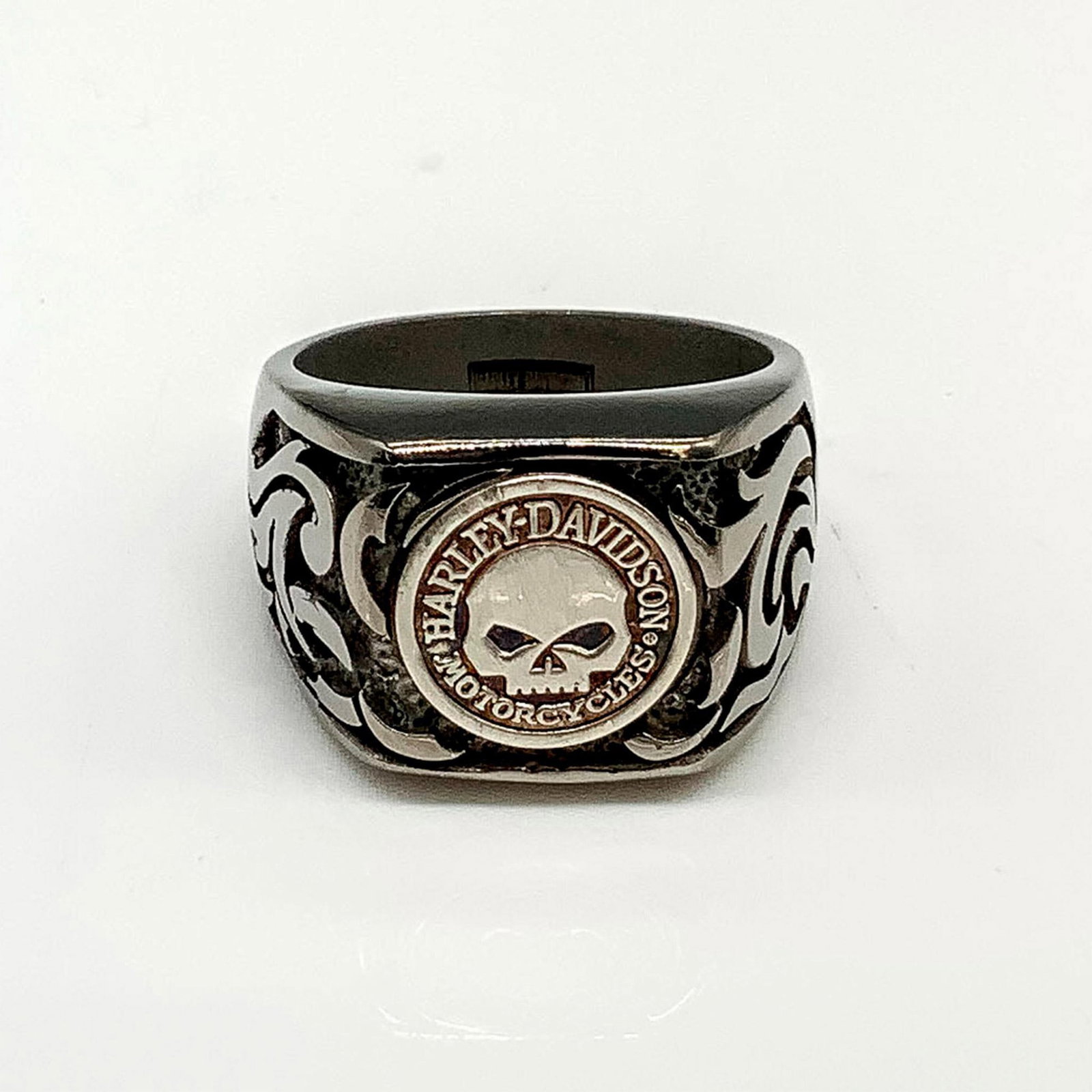 Harley Davidson Titanium & Sterling Silver Skull Biker Ring (1 of 3)