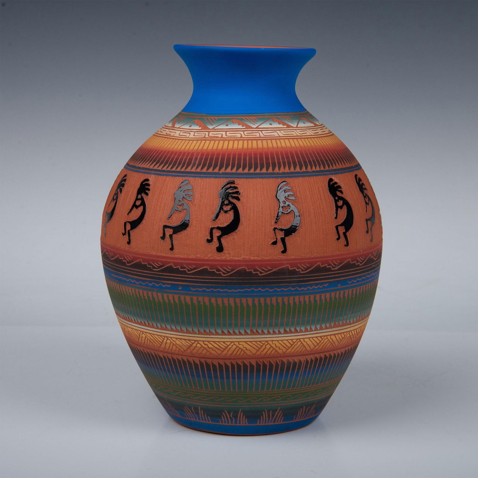 T. Etsitty Navajo Native American Clay Pottery Vase (1 of 4)