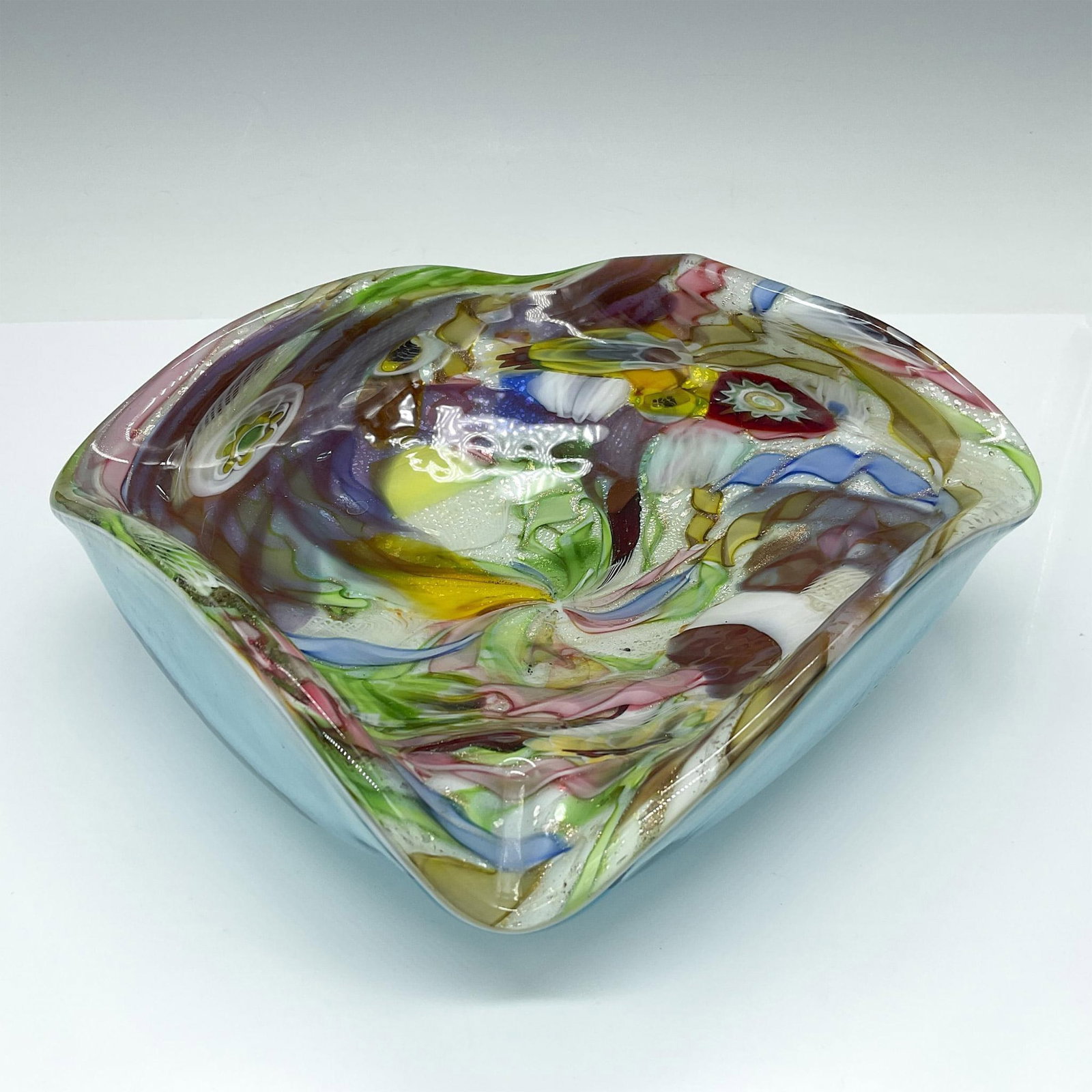 Avem Bizantino Art Glass Bowl: Beautiful hand blown white, silver flecks, copper aventurine, millefiori flower murrines, and twisted ribbons Italian art glass bowl/ashtray. Documented to the A.Ve.M. (Arte Vetraria Muranese) company
