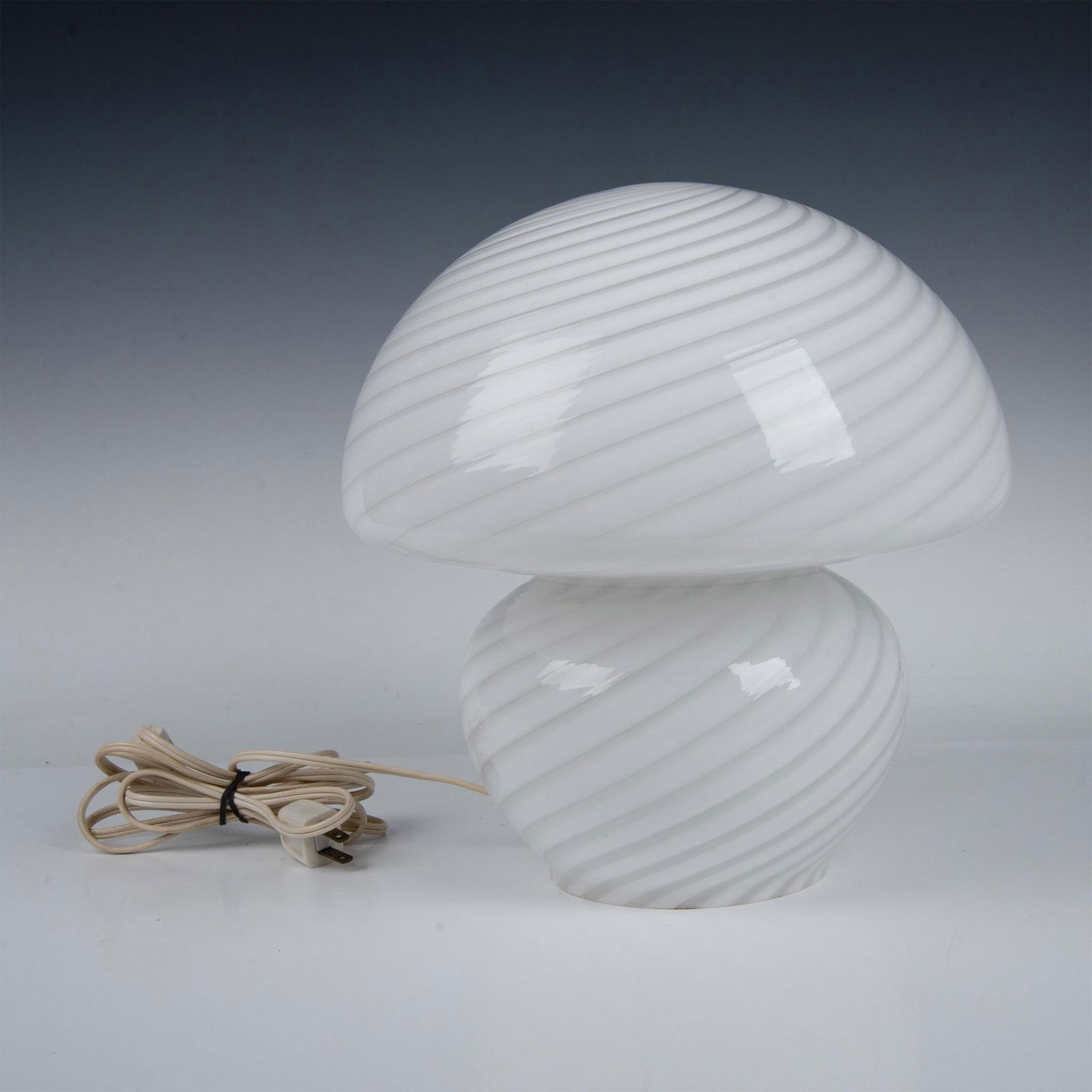 Vetri Murano Pink Glass Mushroom Lamp (1 of 3)