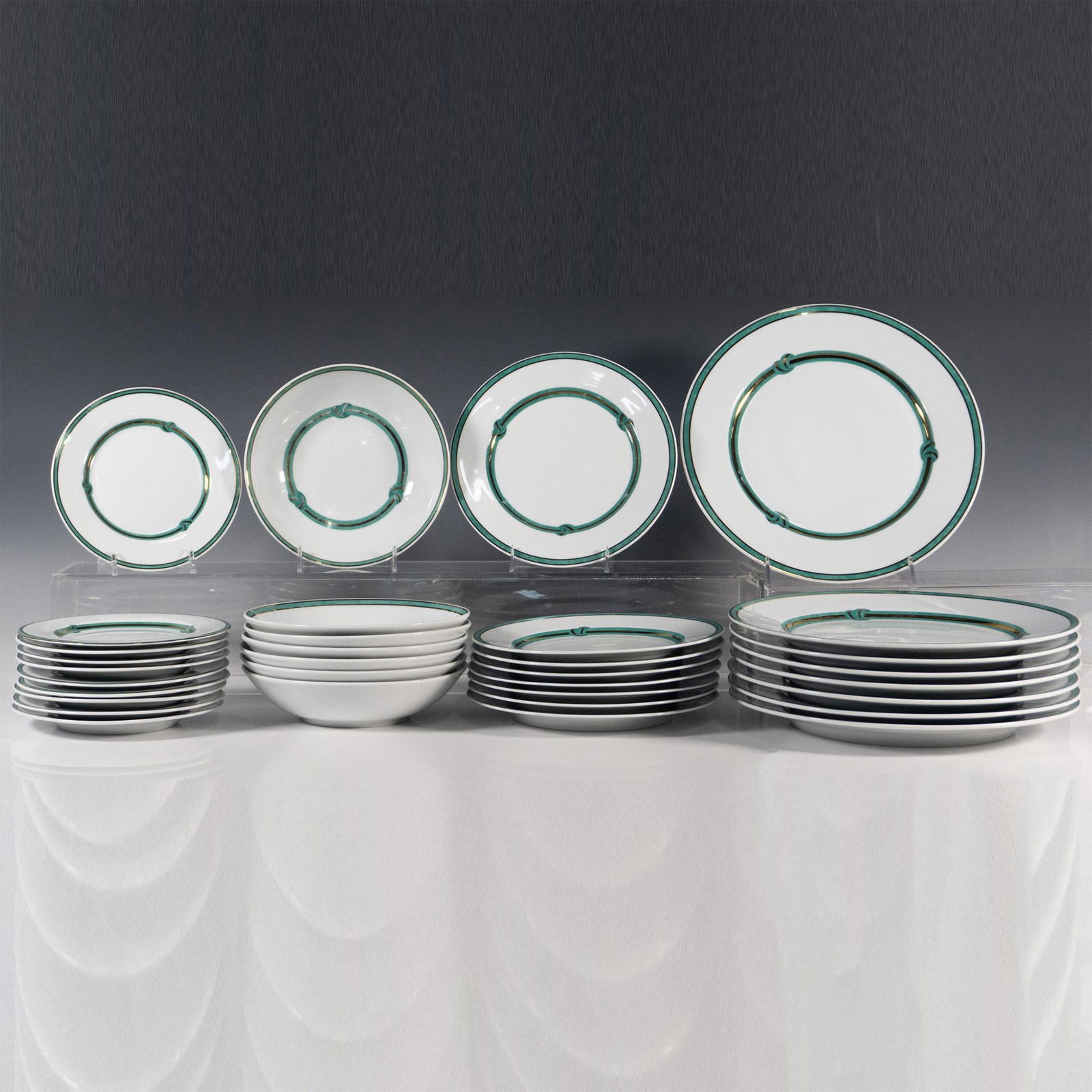 33pc Christofle Porcelaine Rubanea Vert Dinner Service (1 of 4)