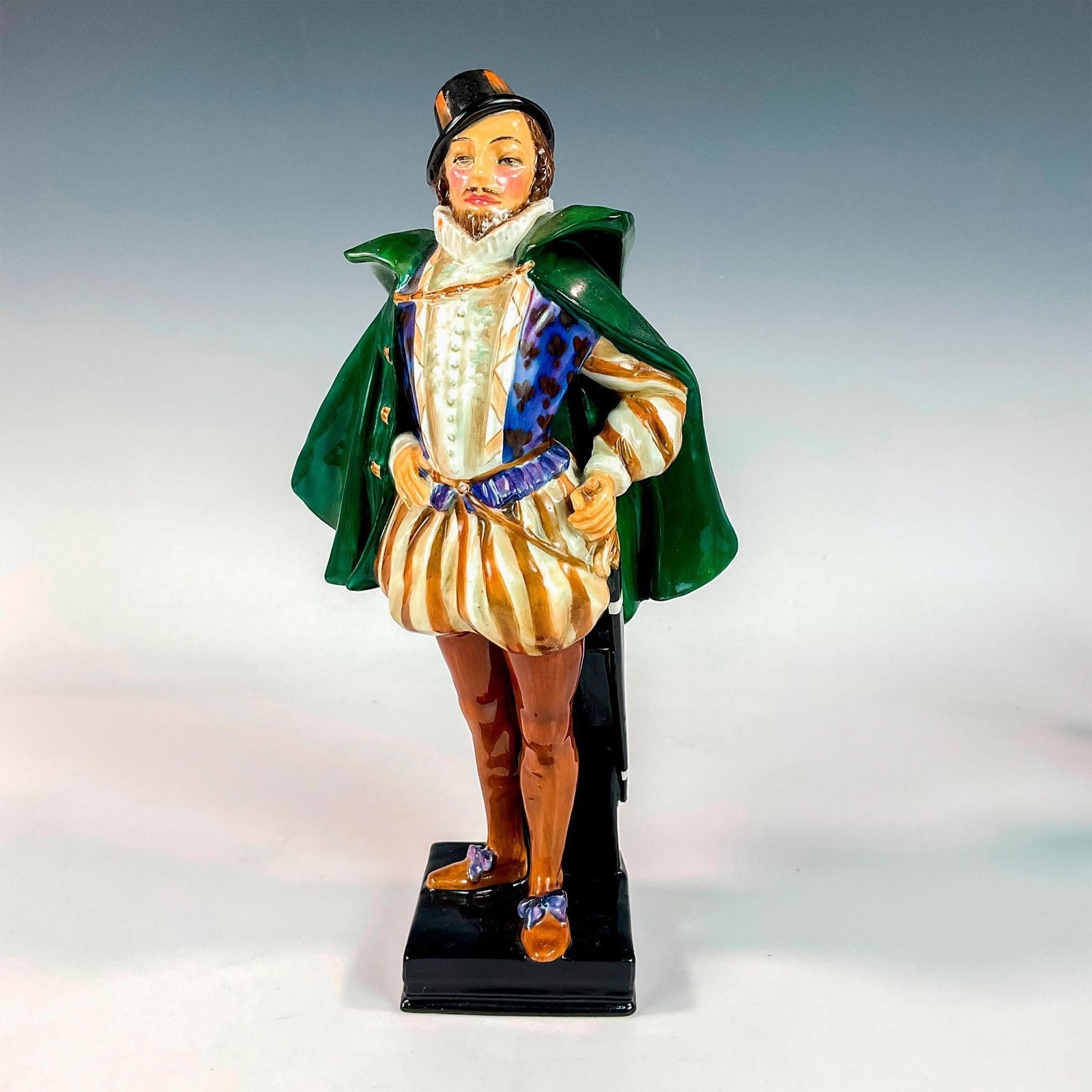 Sir Walter Raleigh - HN1742 - Royal Doulton Figurine (1 of 4)