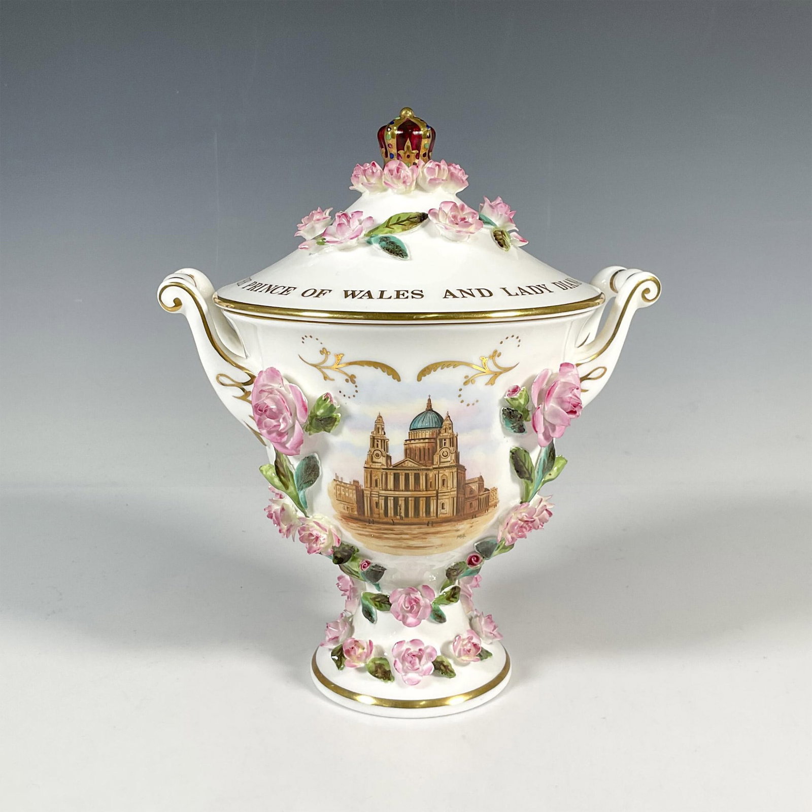 Coalport Porcelain Covered Trophy Jar: Limited edition Coalport Coalbrookdale pattern commemorative trophy jar & cover to commemorate the marriage of The Prince of Wales to Lady Diana Spencer. Coalport backstamp. Issued: 1981 Dimensions: 6