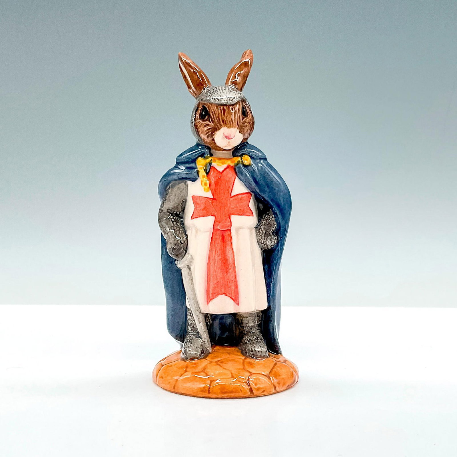 Royal Doulton Bunnykins Figurine, King Richard DB258: Box included. Box measures approximately 2.5"L x 3.5"W x 5.75"H. Artist: M. Alcock Issued: 2002 - 2003 Dimensions: 4.25"H Manufacturer: Royal Doulton Country of Origin: England