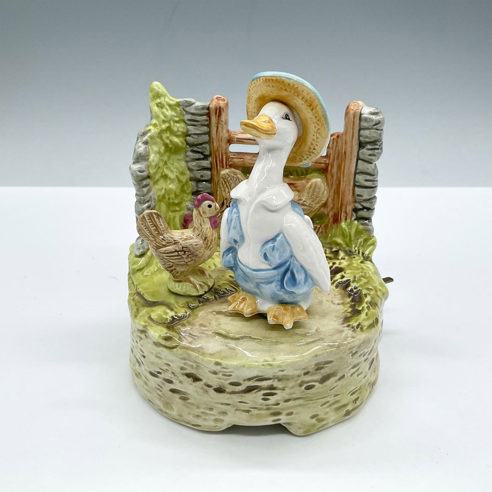 Schmid Beatrix Potter Music Box, Farmer In The Dell (1 of 3)