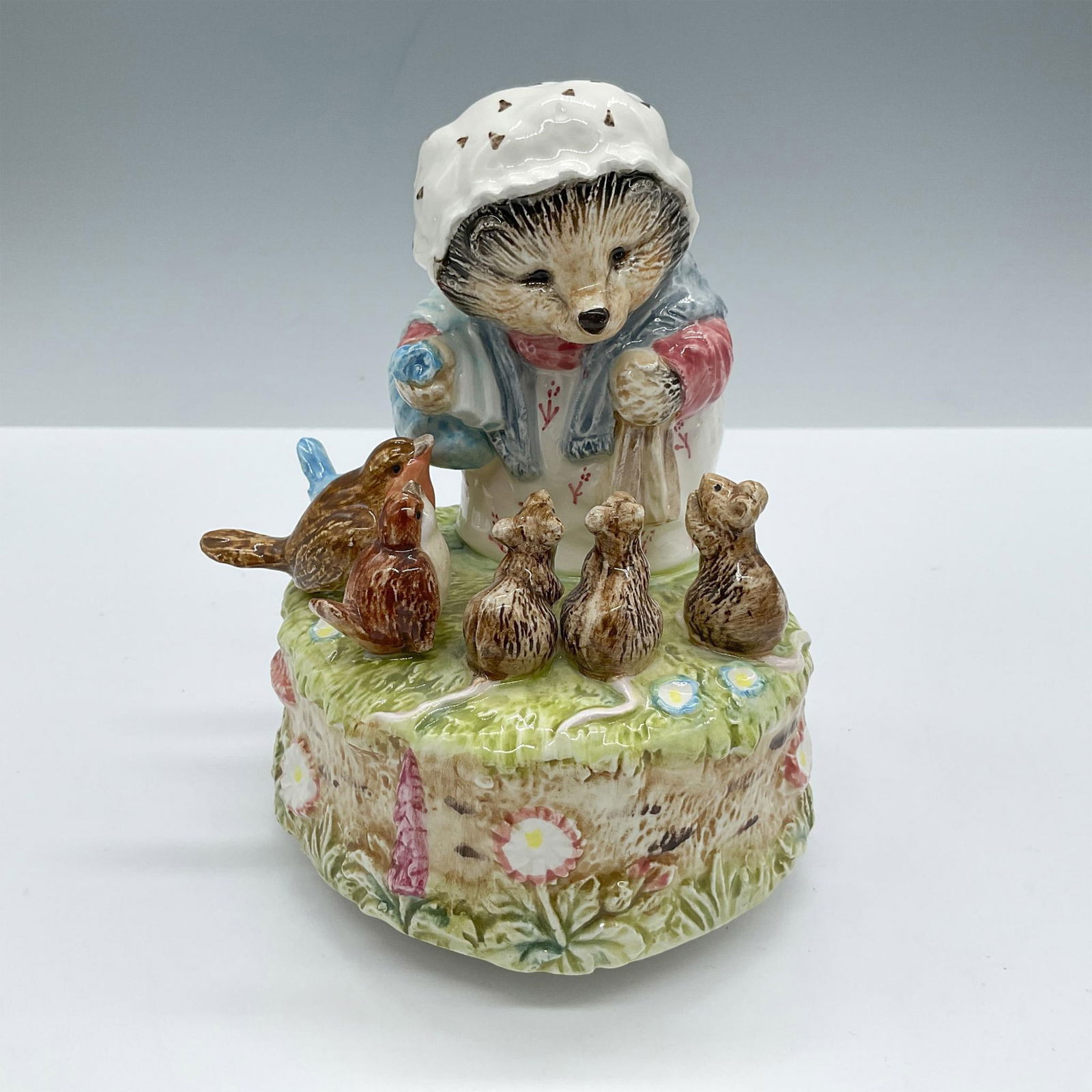 Enesco Beatrix Potter Music Box, In the Garden (1 of 3)