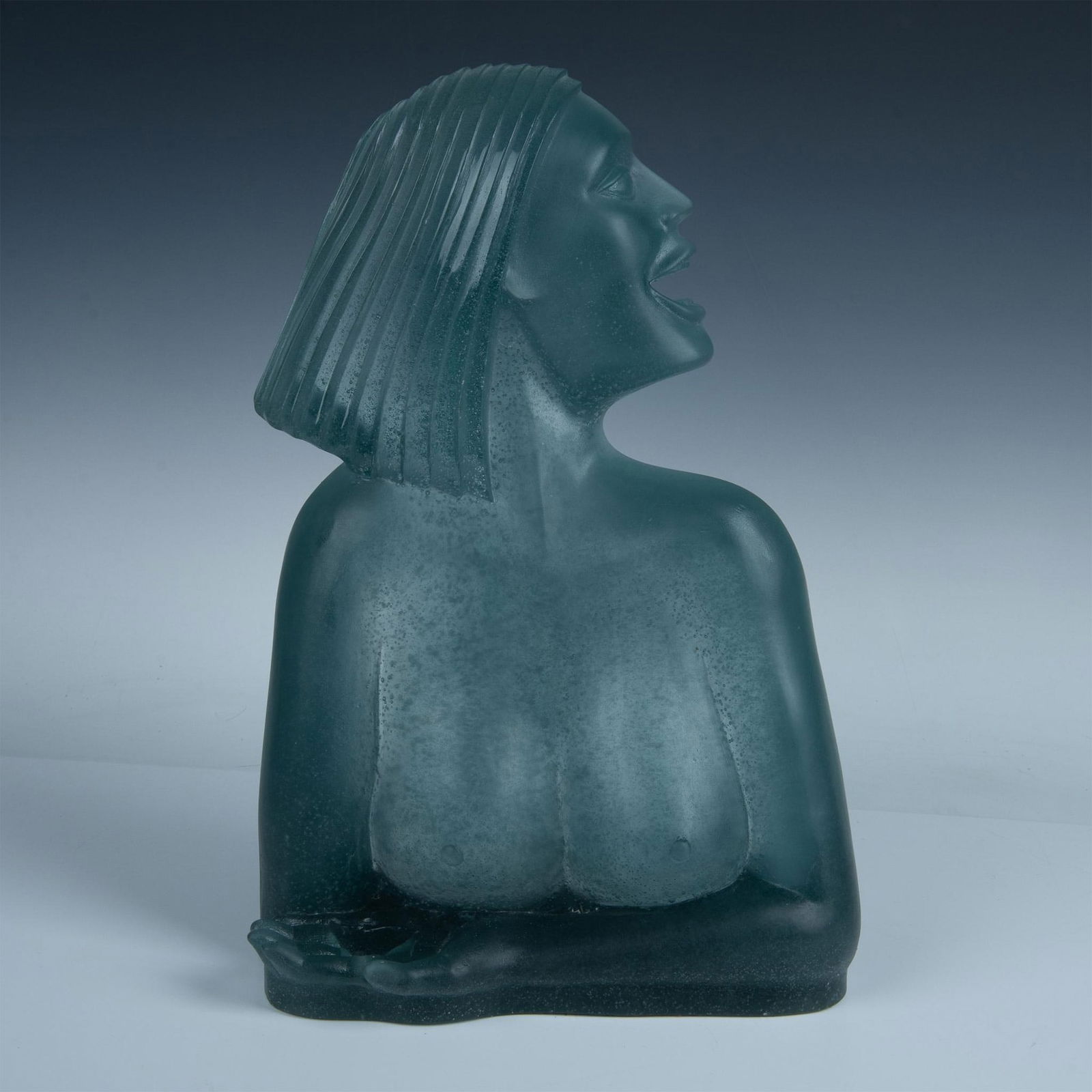 Daum Pate de Verre Sculpture, La Dame, Signed: Exquisite Daum sculpture by the American artist Dan Dailey, 1984. Sculpture in pate de verre in the unique technique of creating art from crystal paste. This piece depicts a nude woman laughing formed