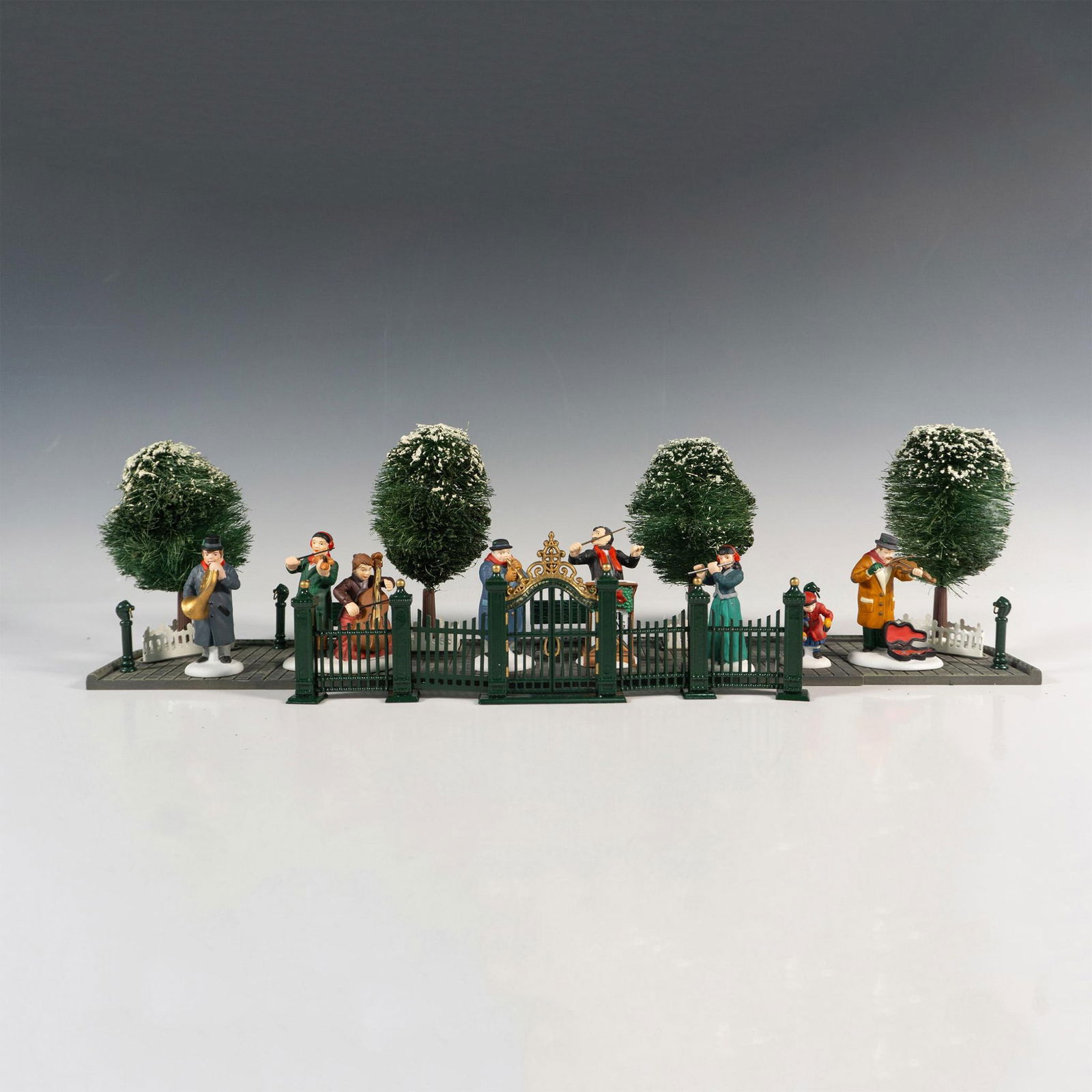 30pc Department 56 Heritage Village Collection Figurines (1 of 6)