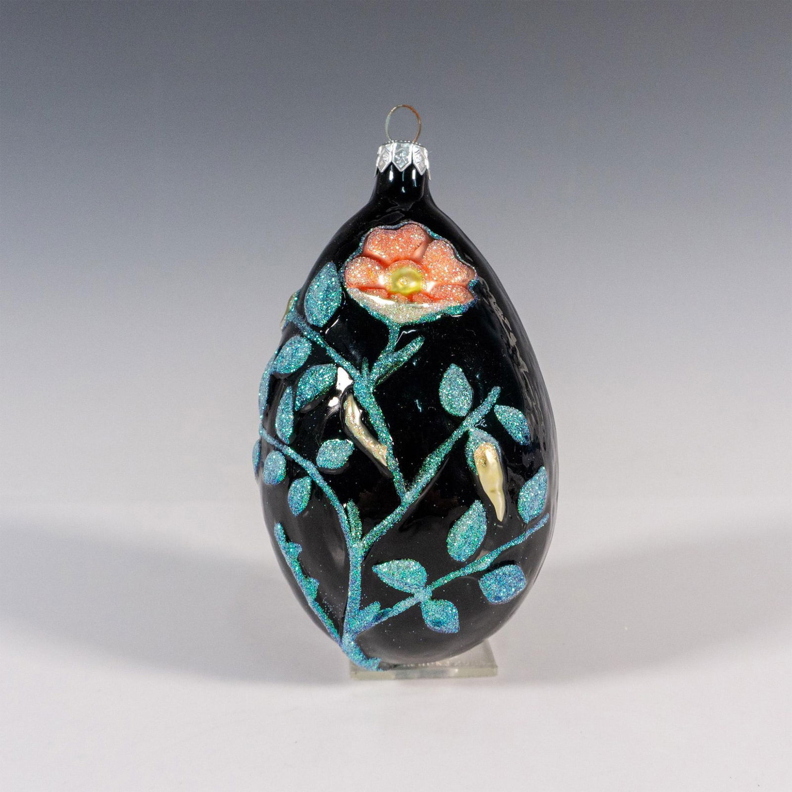 Patricia Breen Christmas Ornament, Chrysalis Egg (1 of 2)