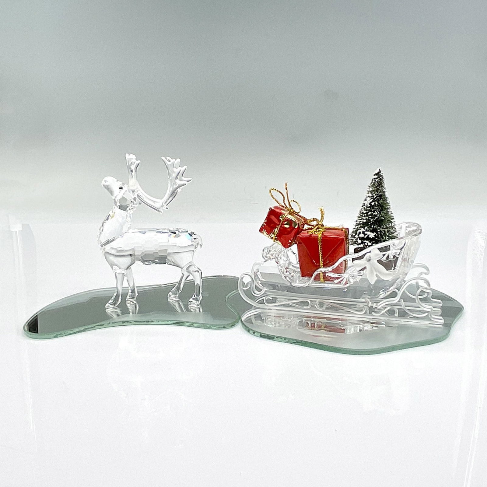 4pc Swarovski Crystal Figurines, Reindeer + Santa's Sleigh (1 of 4)