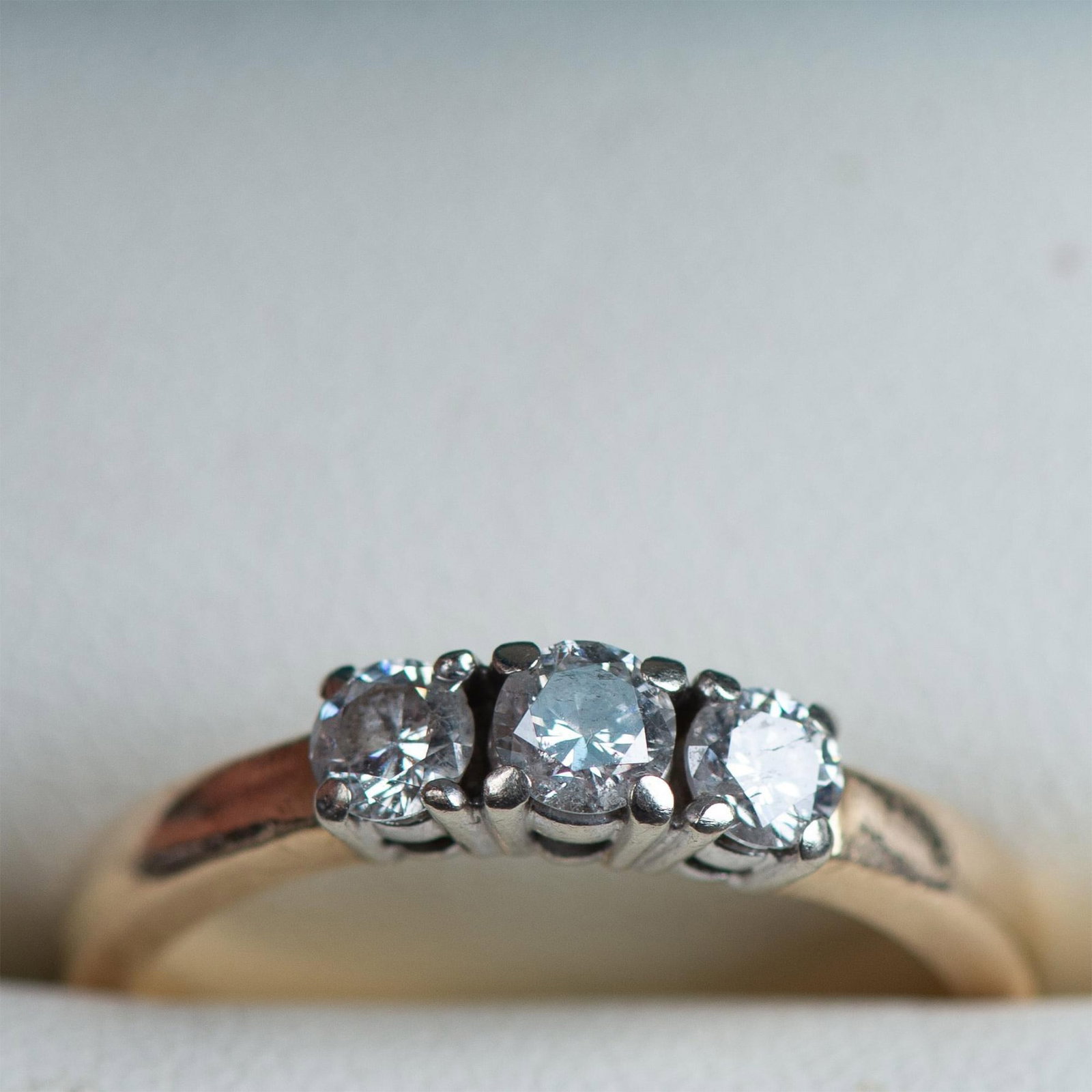 Beautiful Two Tone 14K Gold & Diamond Ring (1 of 6)