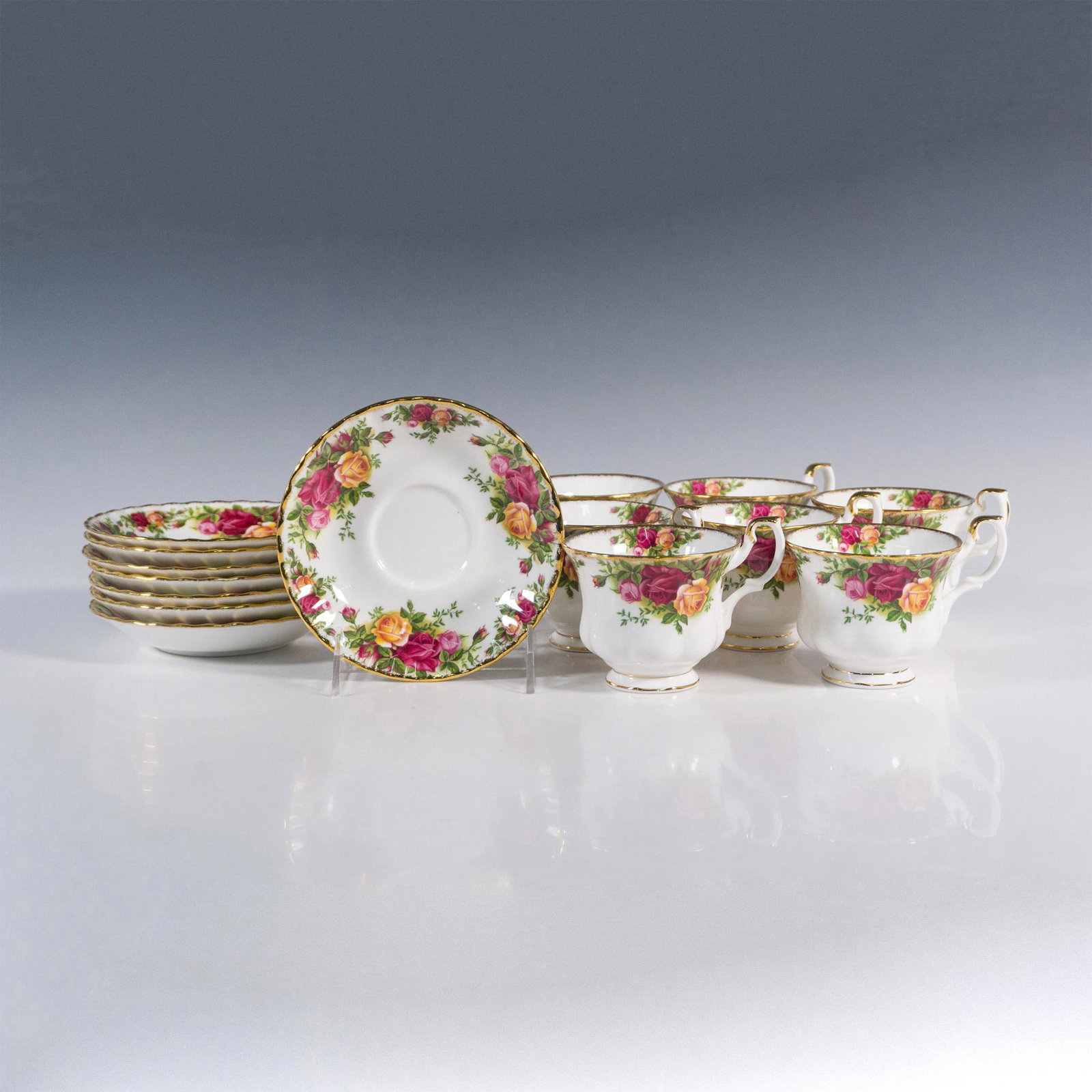 16pc Royal Albert Cups and Saucers, Old Country Roses (1 of 3)