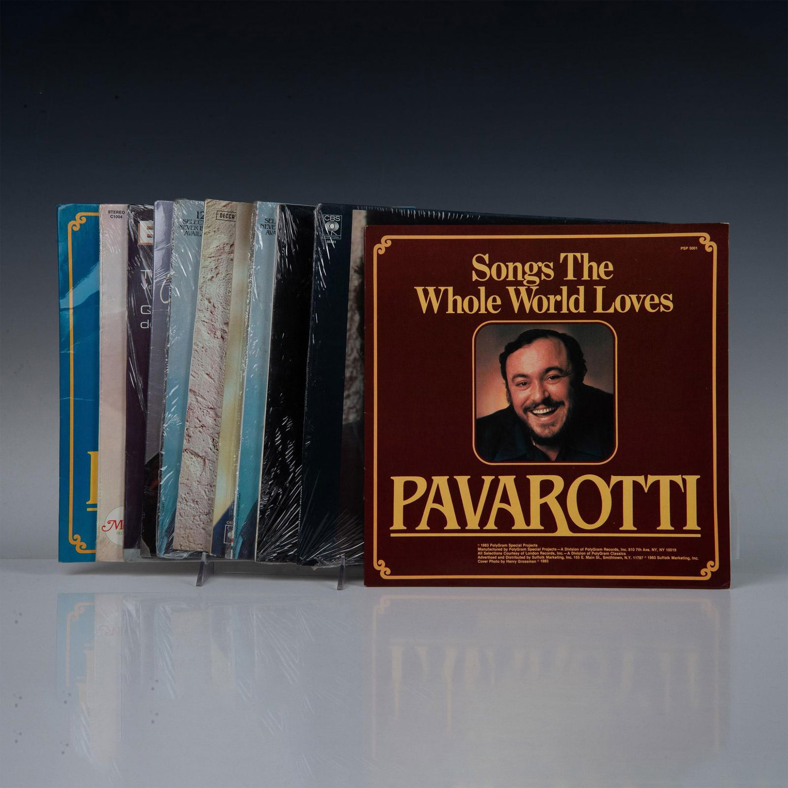 11pc Julio Iglesias, Pavarotti, Emmanuel & Roselli Vinyl LPs: Mixed lot by these 3 famous singers includes - 5 Julio Iglesias, 4 Pavarotti, 1 Emmanuel and 1 Jimmy Roselli. Issued: c. 1970 - 1980 Dimensions: 12"W x 12"H