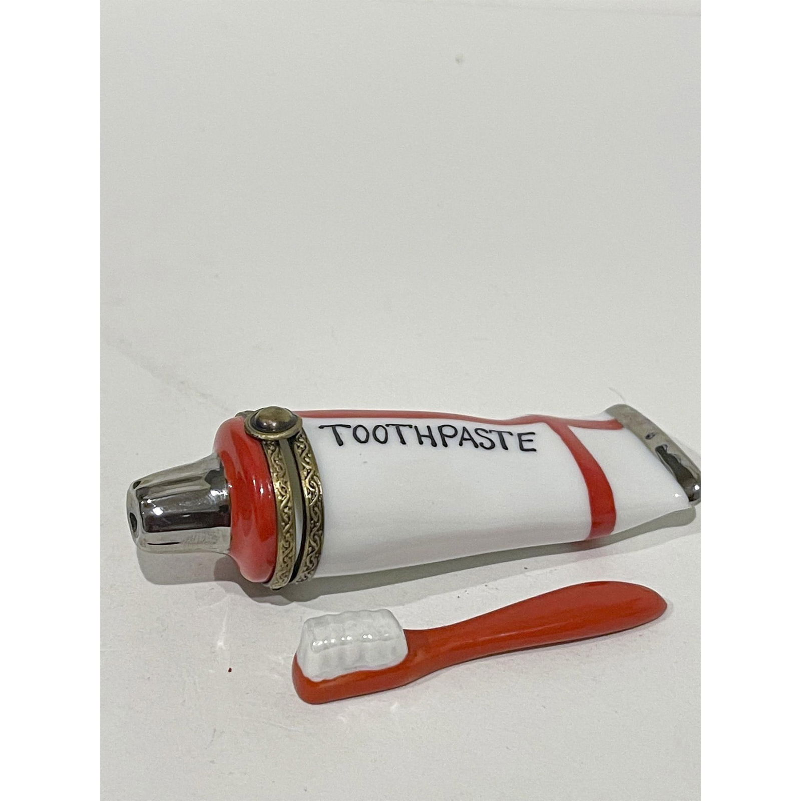 Hinged Porcelain Keepsake Box, Tube of Toothpaste with Brush (1 of 3)