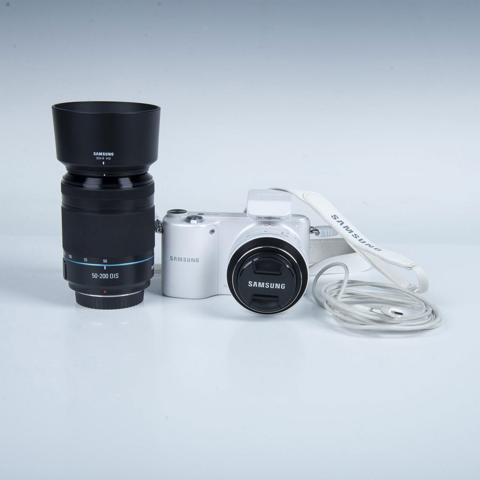 Samsung NX2000 20.3MP Mirrorless Camera w/ 2 Lenses (1 of 9)