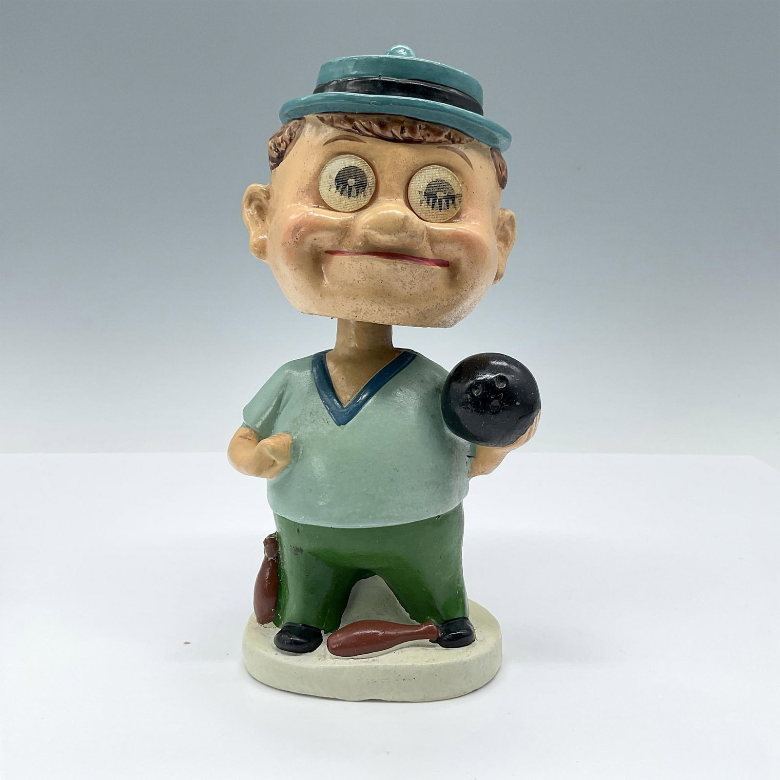 Vintage Bobblehead/Nodder Bowler Figurine (1 of 3)
