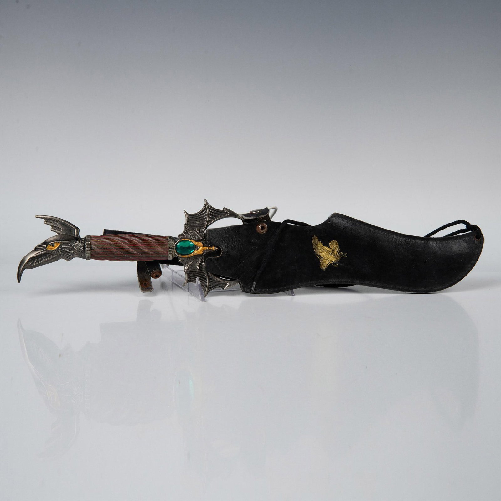 Frost Cutlery Fantasy Dragon Slayer Short Sword & Sheath (1 of 12)