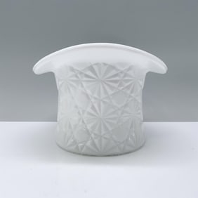 Fenton Milk Glass Daisy and Button Top Hat Figurine