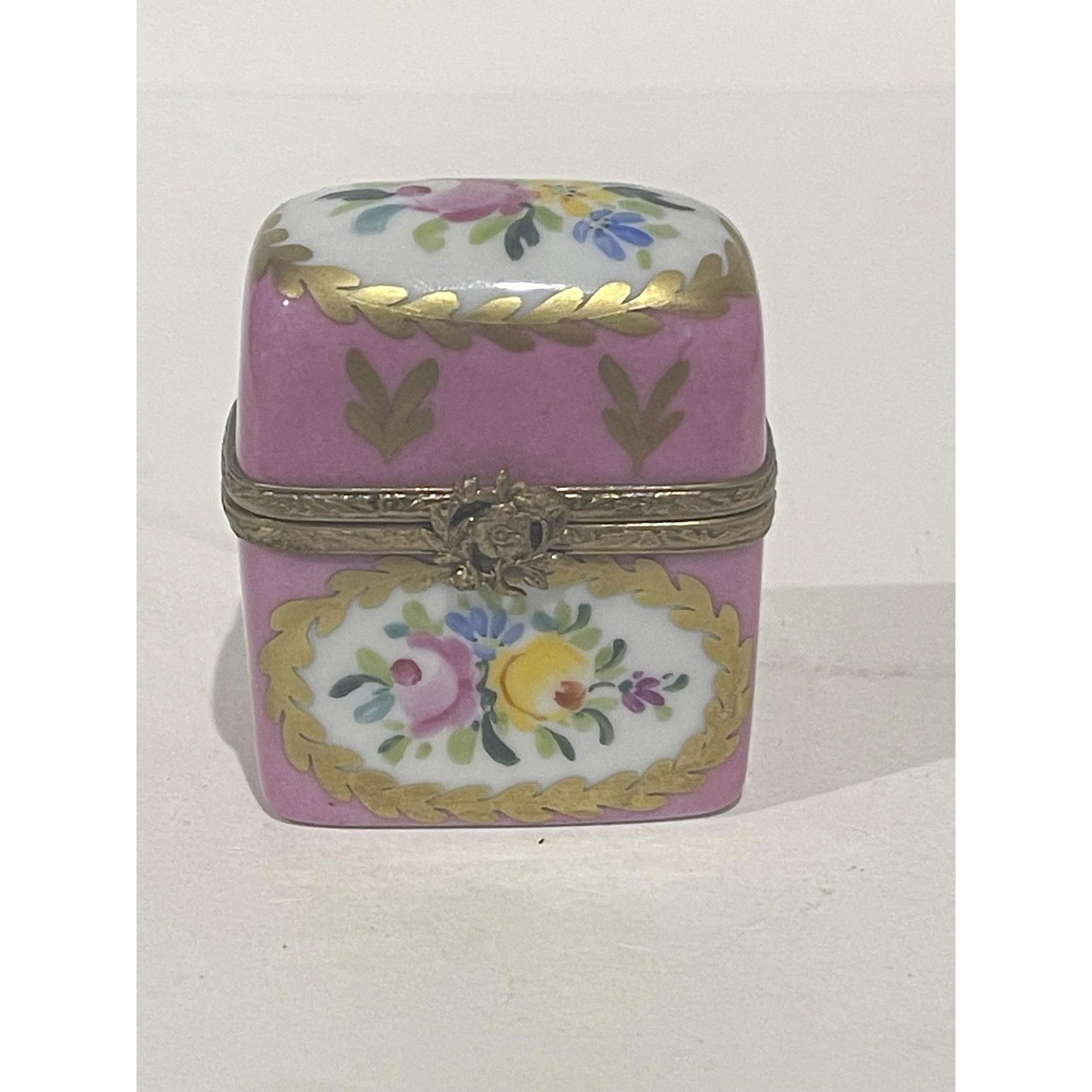 Limoges France Keepsake Box, Victorian Style Floral (1 of 6)