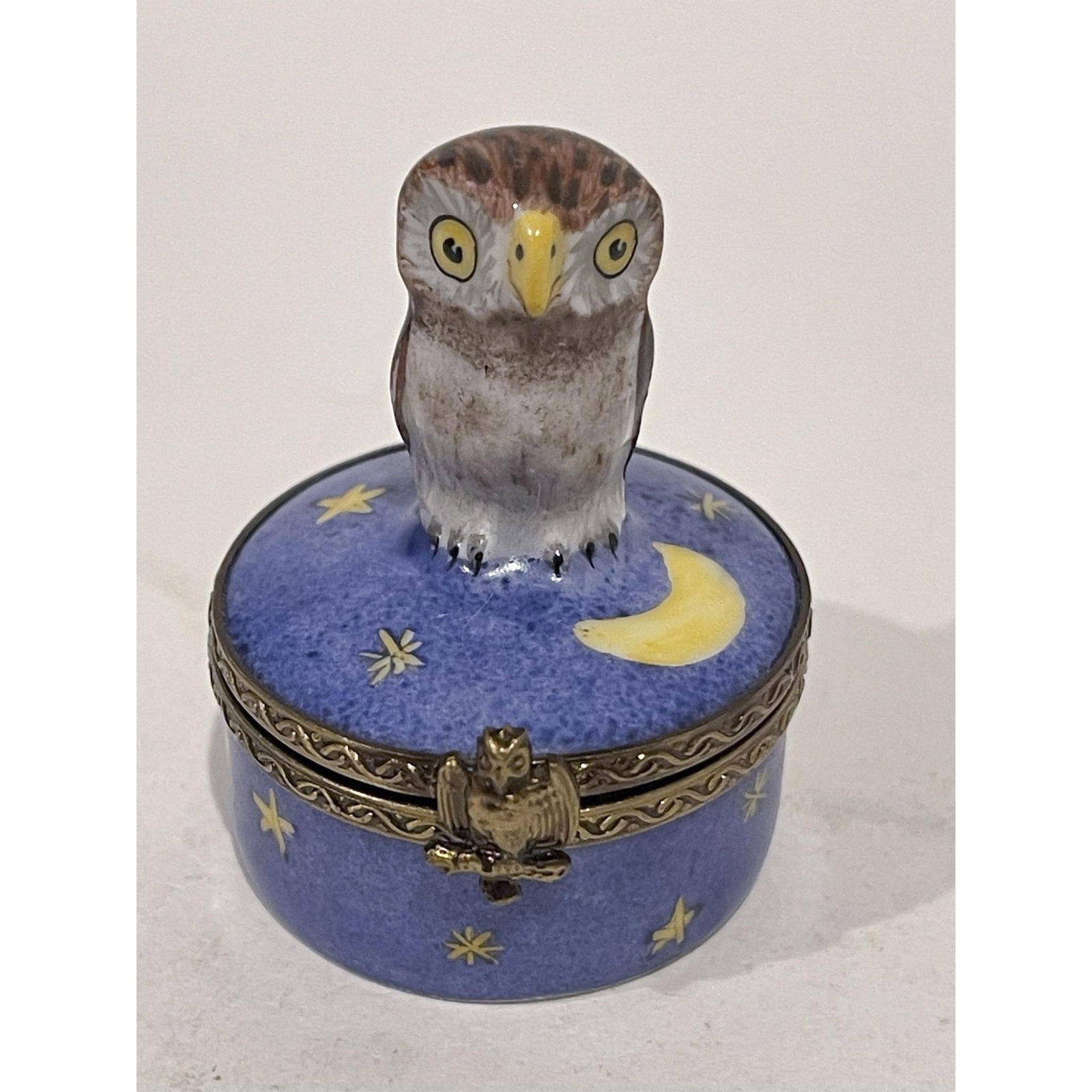 Limoges France Keepsake Box, Brown Owl on Round Stars Box (1 of 4)
