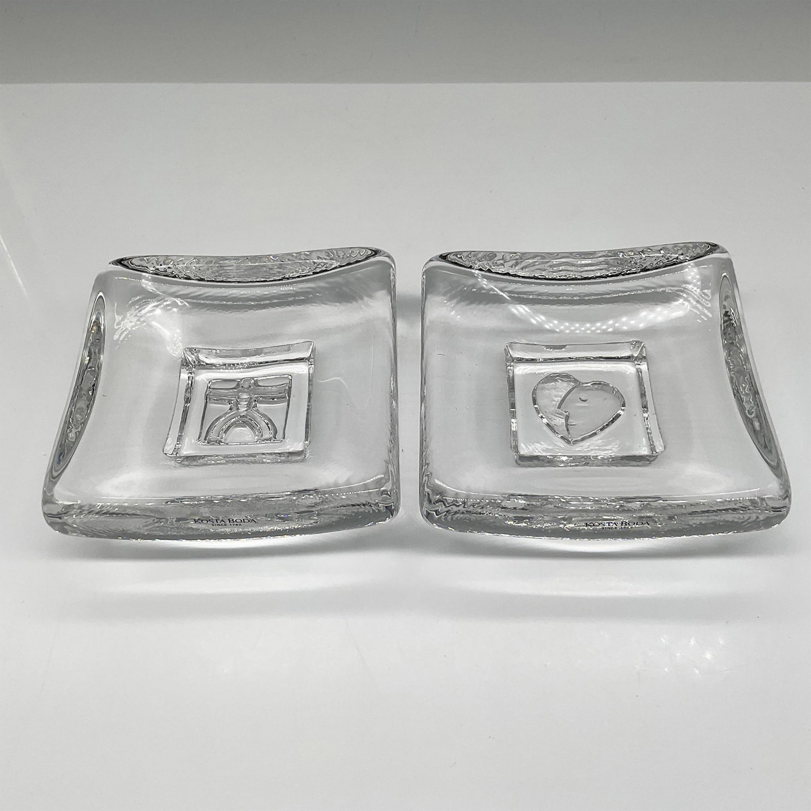 2pc Bertil Vallien for Kosta Boda Art Glass Dishes (1 of 3)