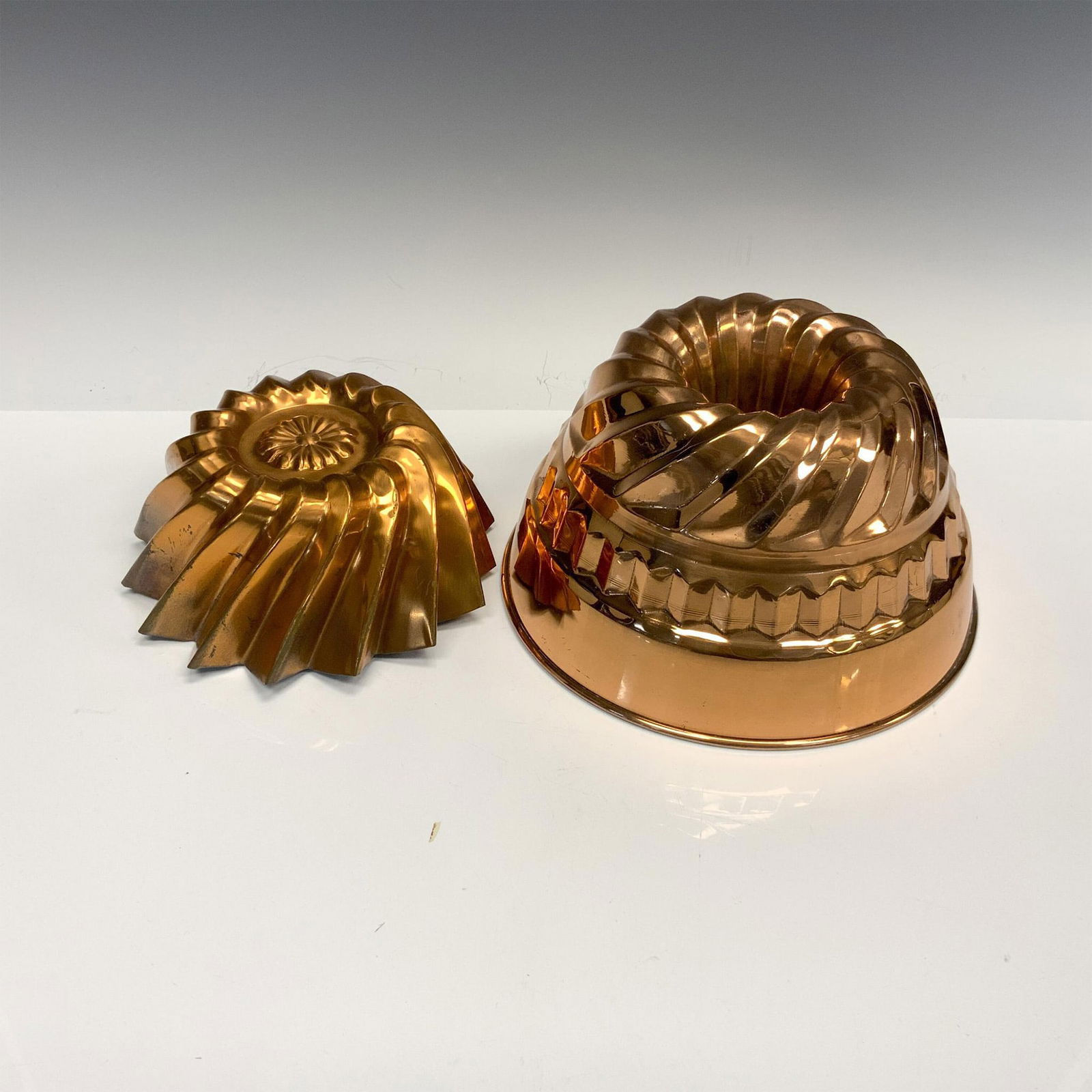 2pc Vintage Copper Baking Molds, Bundt Pans (1 of 3)